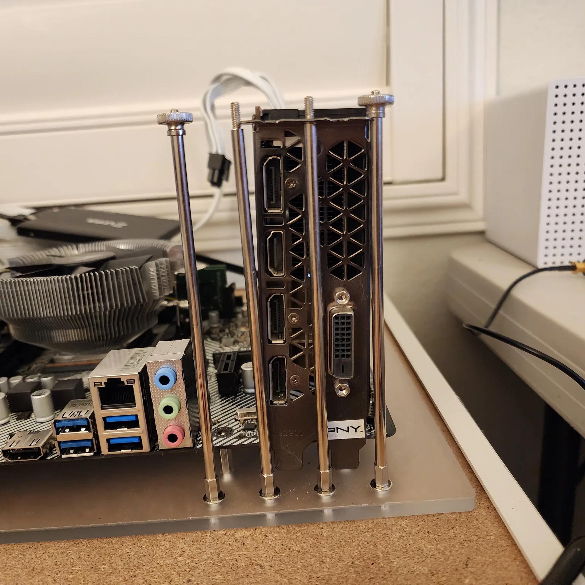 NVIDIA GeForce GTX 1070 8GB GDDR5 *Loud Fan