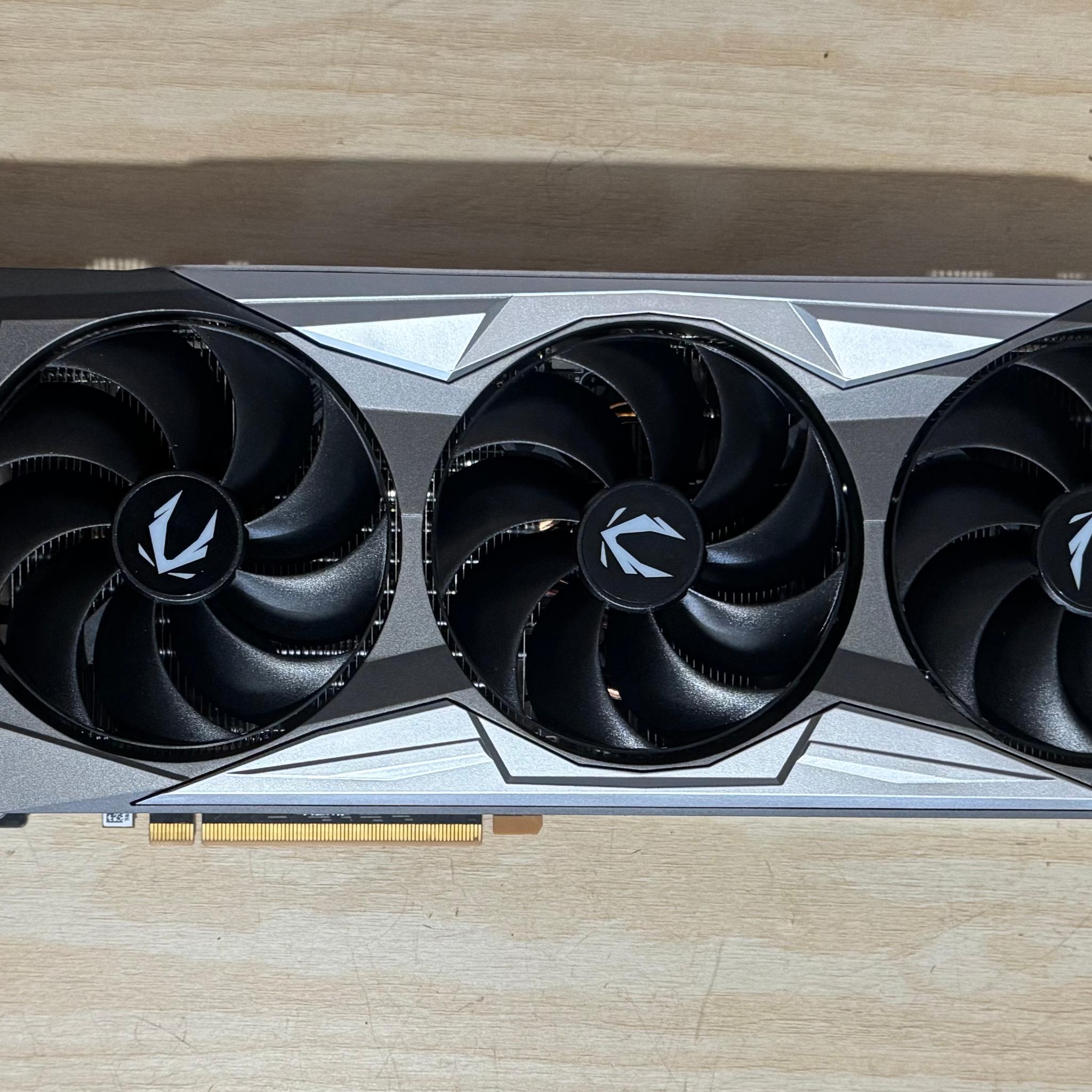 Zotac GAMING Trinity GeForce RTX 4070 Ti SUPER