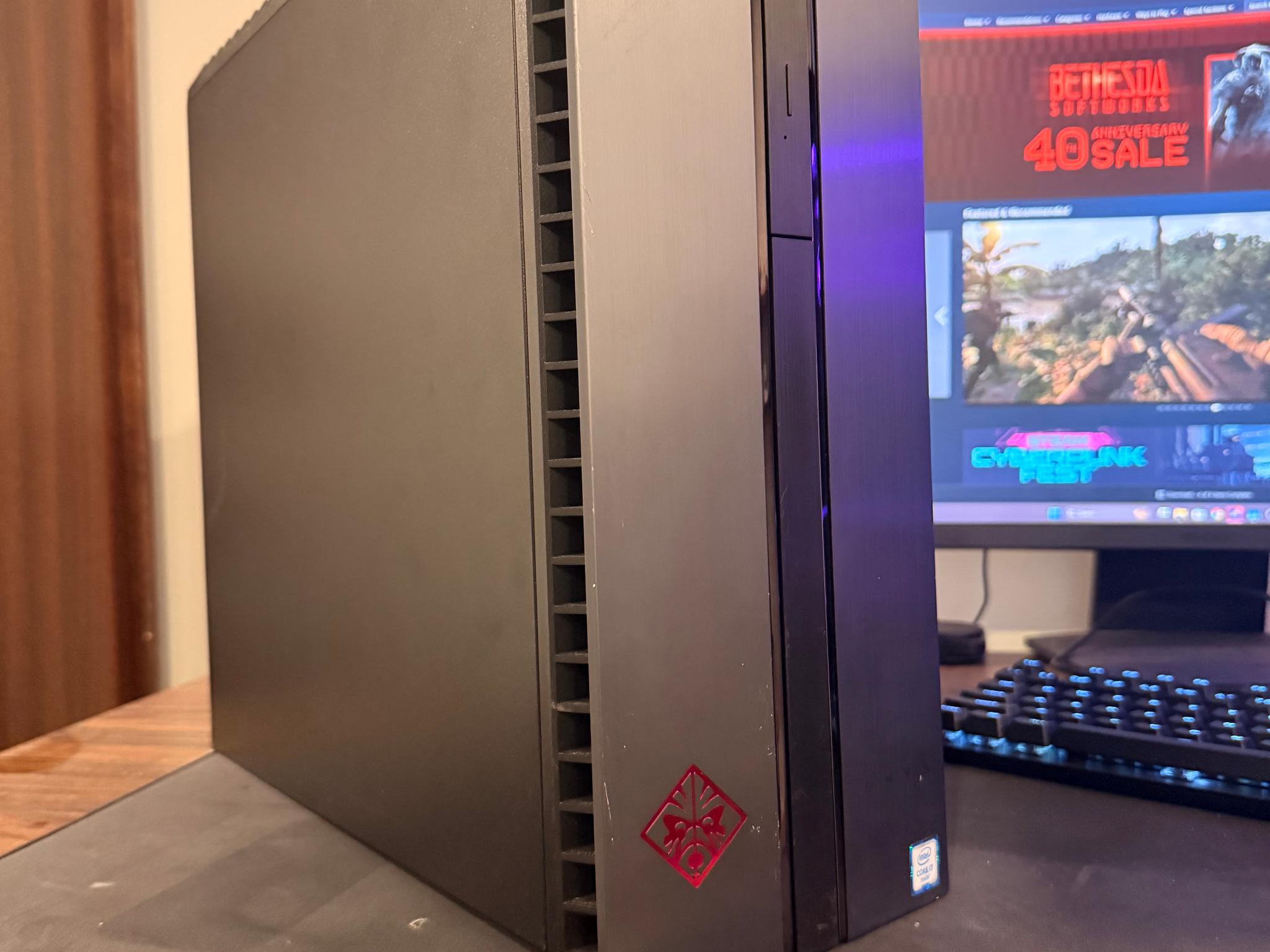 1080p Gaming PC with GTX 1080 16 GB of DDR4 i7-6700k 256 GB SSD 2 TB HDD small dent On PC case