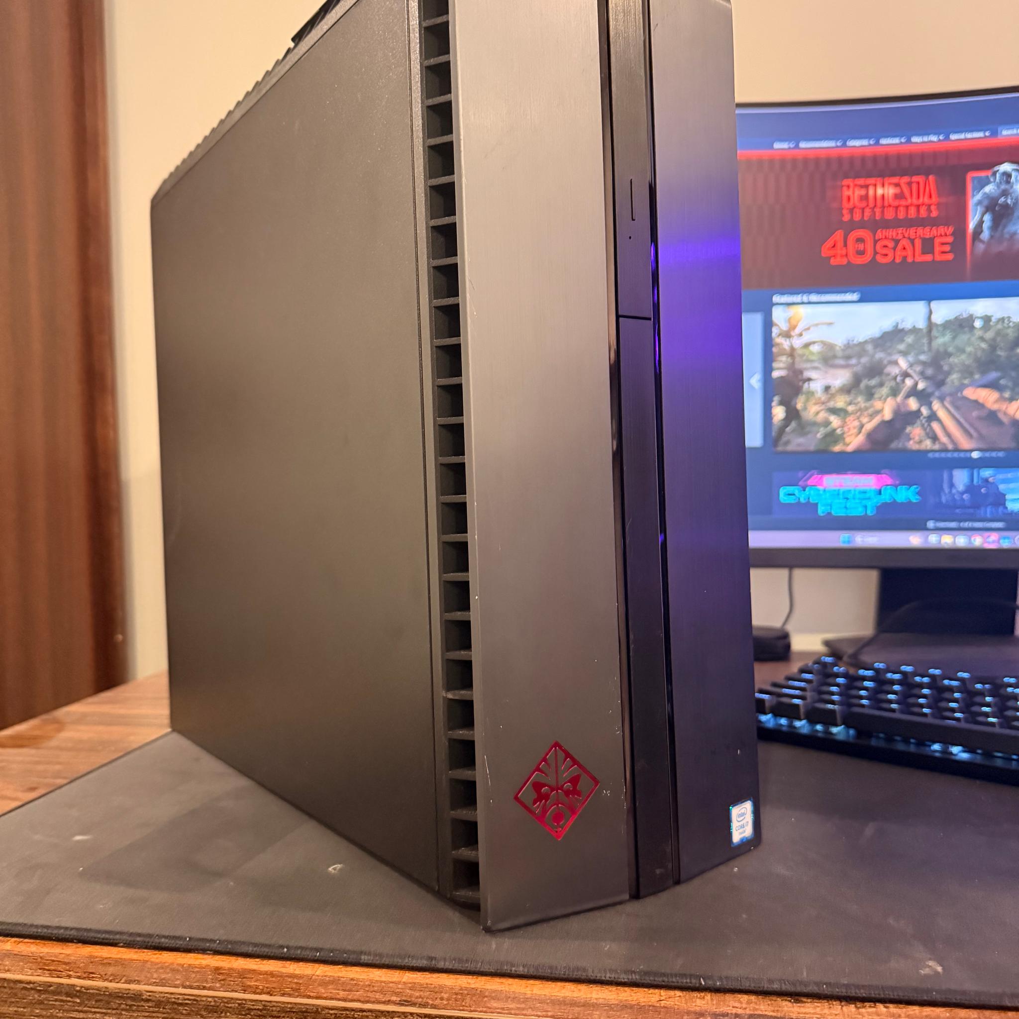 1080p Gaming PC with GTX 1080 16 GB of DDR4 i7-6700k 256 GB SSD 2 TB HDD small dent On PC case