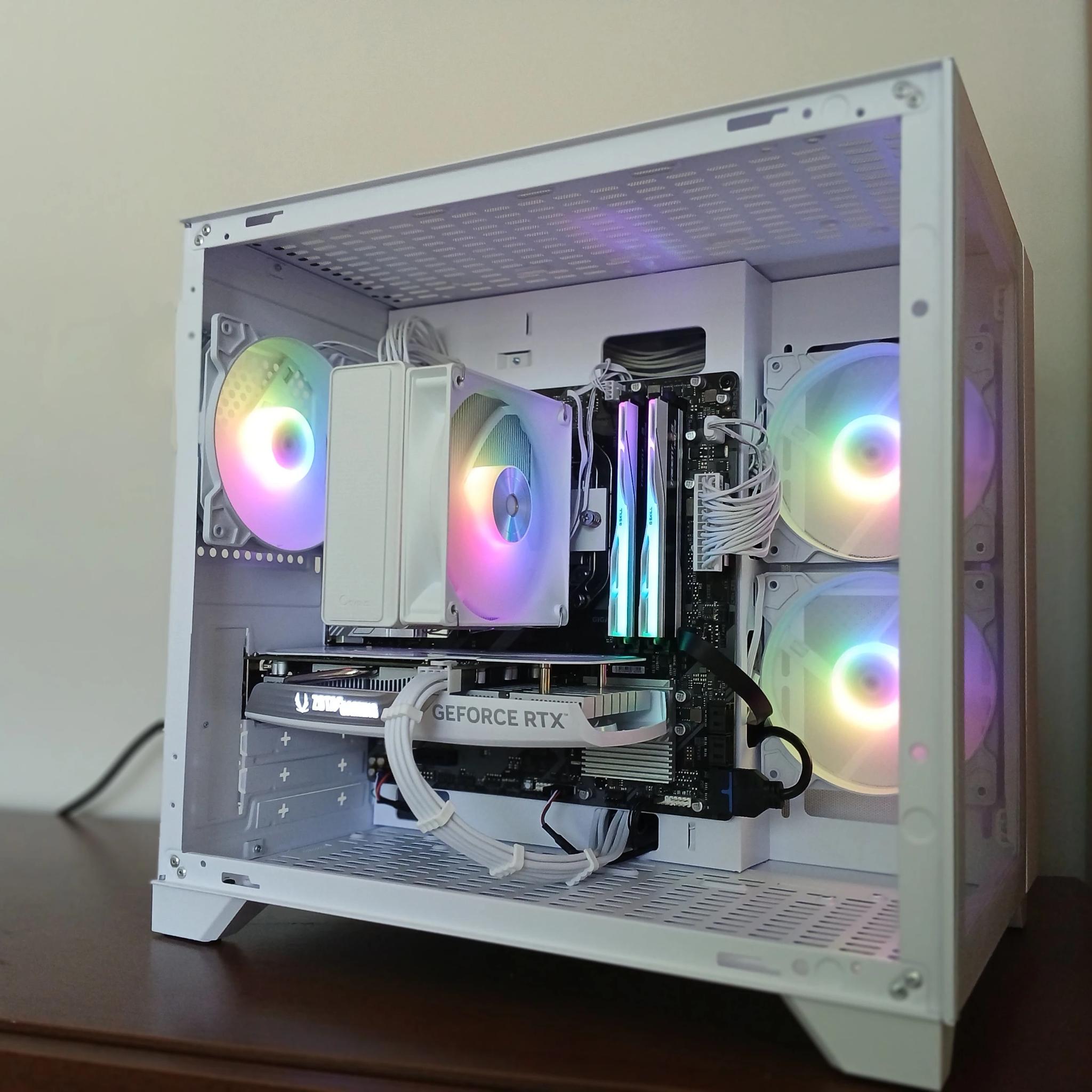 White AM5 | RTX 4060 | Ryzen 5 8400F | 32GB RAM