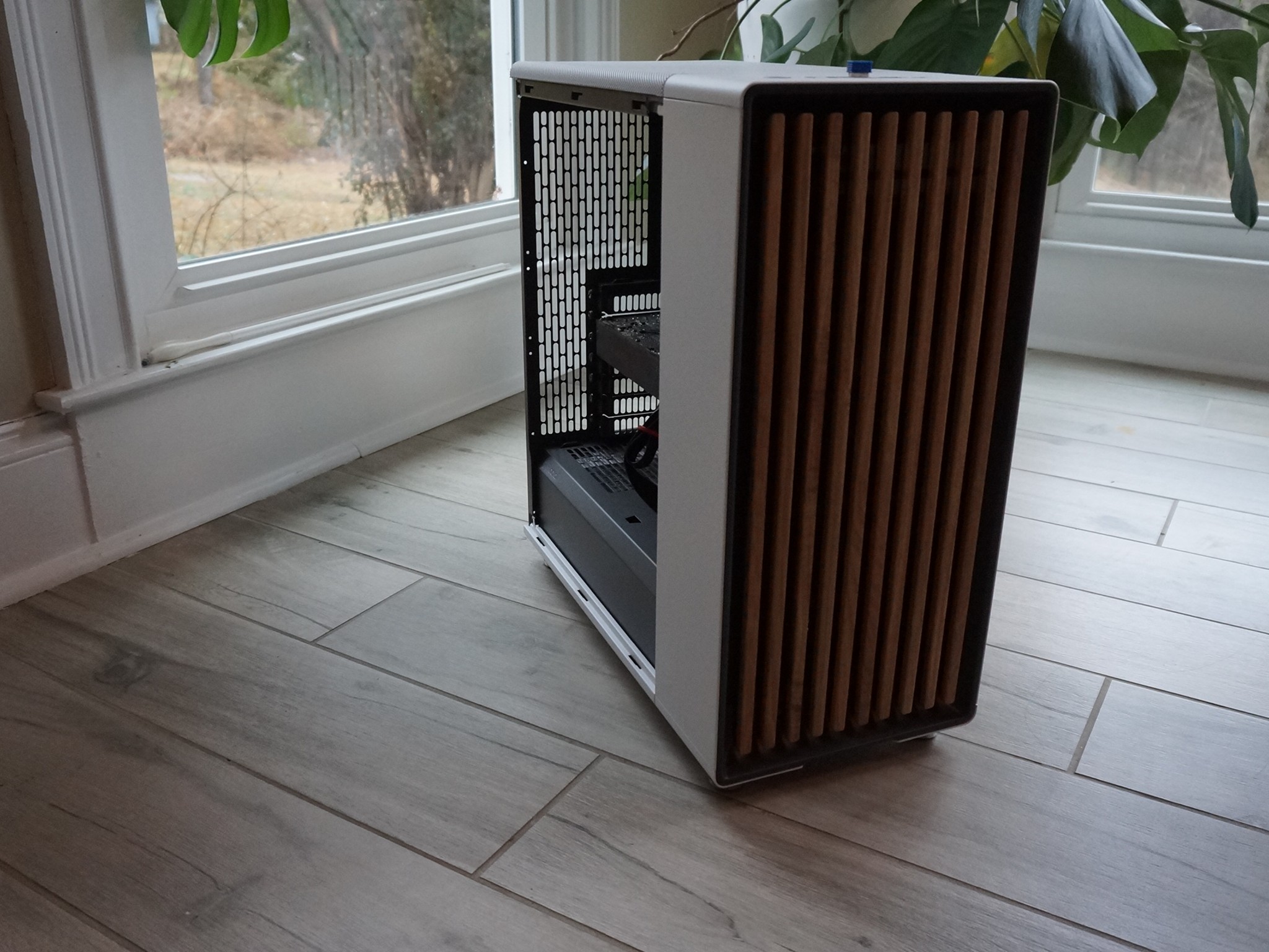 Ryzen 5 5500 | Radeon 5700 | Fractal North