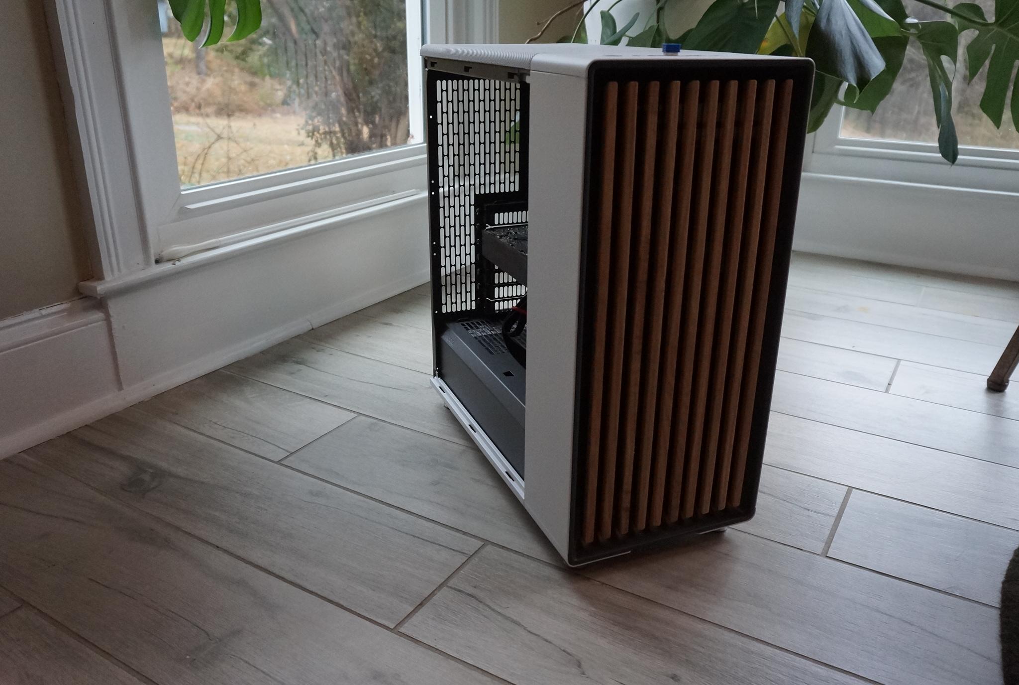 Ryzen 5 5500 | Radeon 5700 | Fractal North