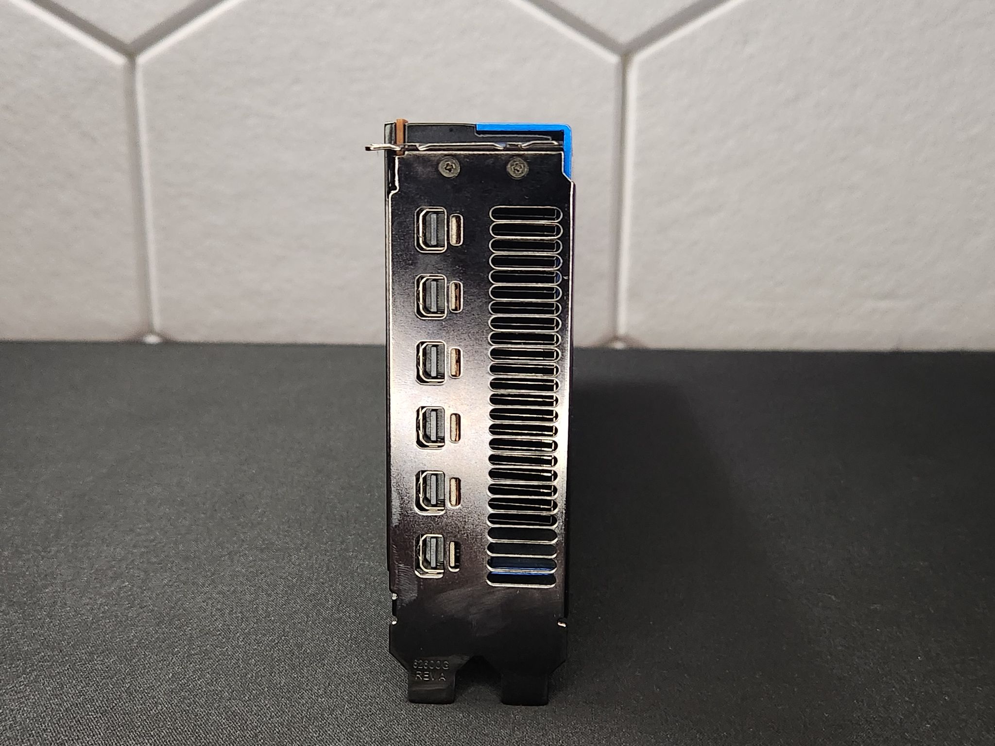 AMD Radeon Pro WX 9100 | Jawa