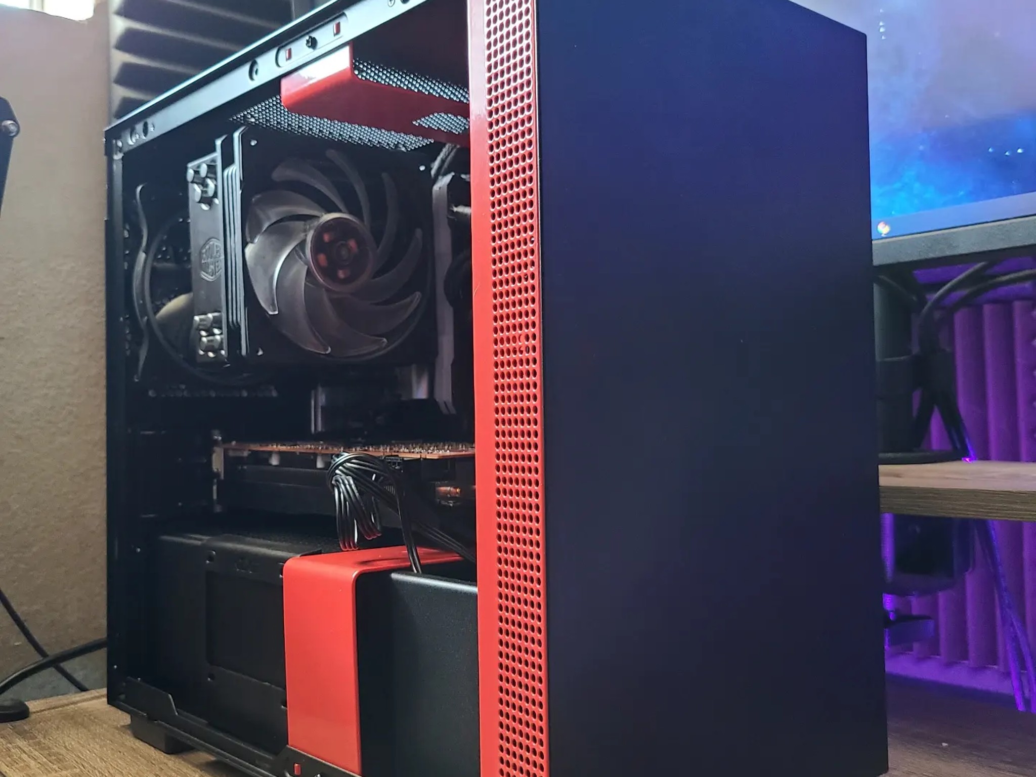 "Red" | RX 5700XT | intel 10100 | 16GB Corsair VENGEANCE