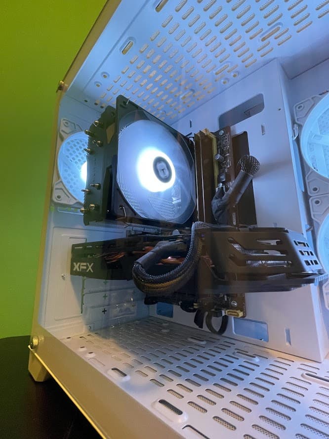 CLEAN White Gaming PC| Intel i5 / Amd RX580 / 8GB / 500GB SSD Win 10 Pro WiFi