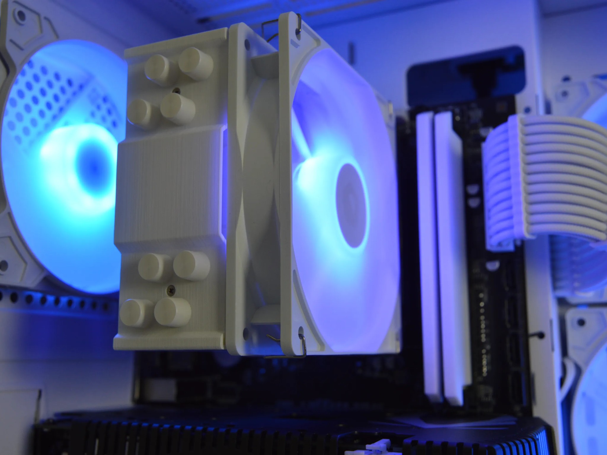 🧊🧊| RTX 2060 6GB | RYZEN 5 4500 | 16GB DDR4 RAM | 1TB NVME SSD | Cold as Ice |