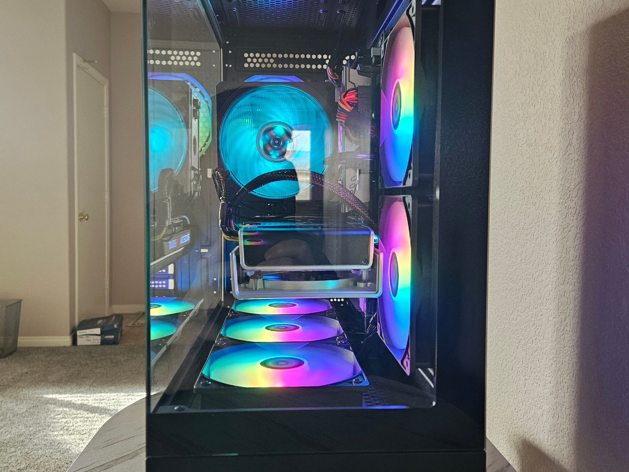 Gaming PC Ryzen 5 5600x RX 6800XT 32GB RAM 500GB+4TB WI-FI