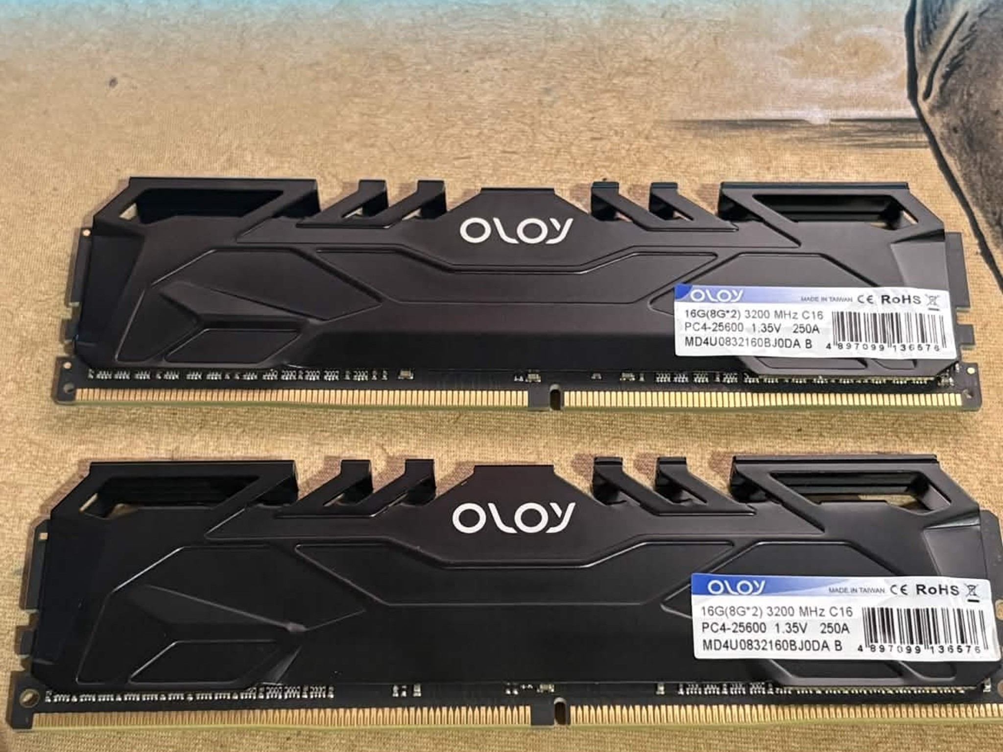 OLOY 16GB (2×8GB) DDR4-3200MHz Desktop RAM