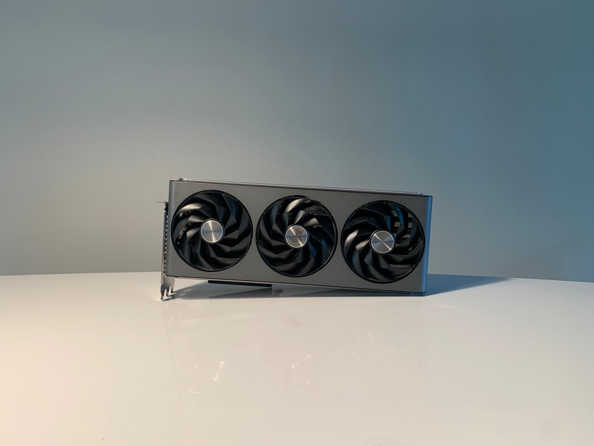 RX 7900XTX: Open Box Saphire Nitro+