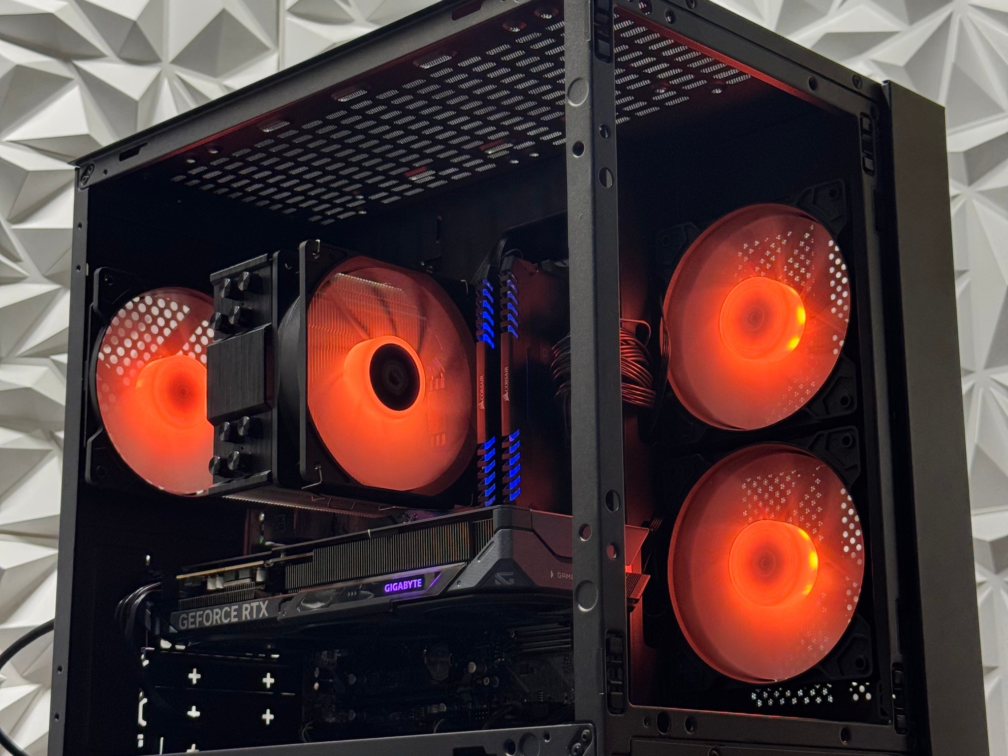 Limited time deal / RTX 5060 / Ryzen 5 5500 / 16GB 3000MHz DDR4 / 512GB SSD / B550M / Windows 11 Pro