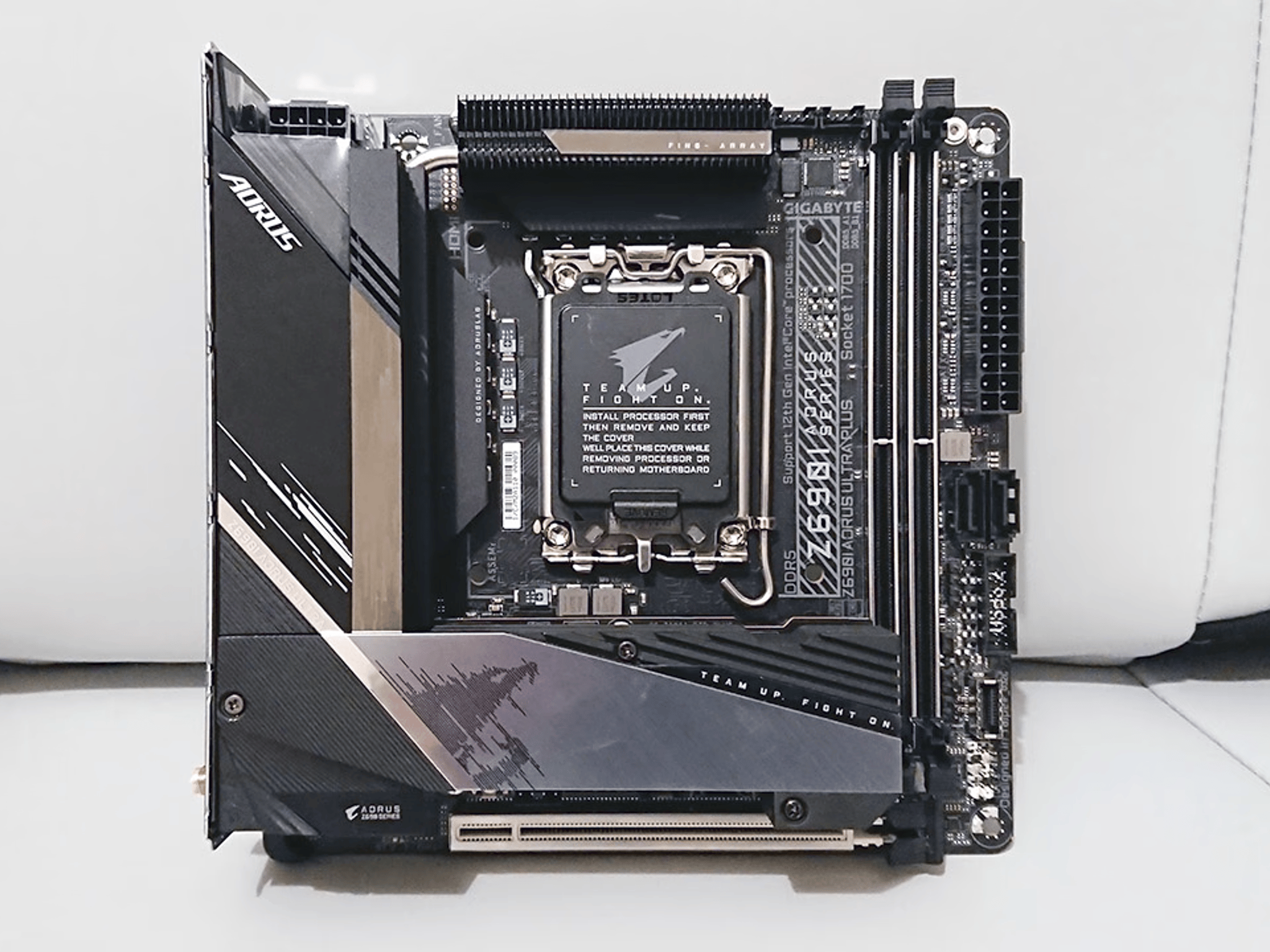 GIGABYTE Z690I AORUS ULTRA LITE DDR4 (rev. 1.0) LGA 1700 Intel Z690 Mini ITX Intel Motherboard