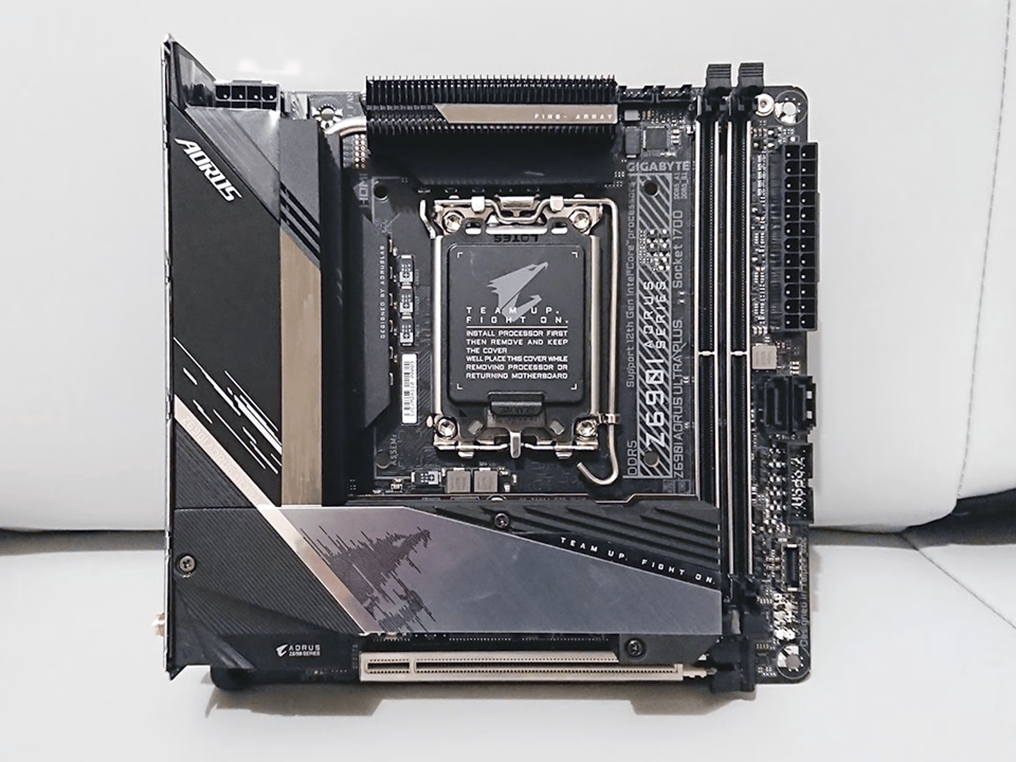 GIGABYTE Z690I AORUS ULTRA LITE DDR4 (rev. 1.0) LGA 1700 Intel Z690 Mini ITX Intel Motherboard