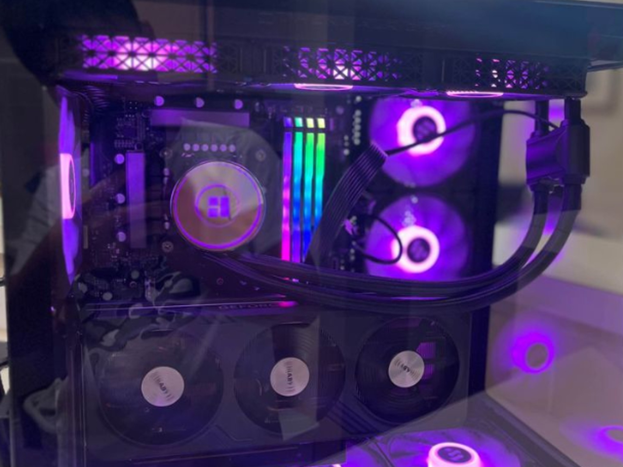 🤑 ON SALE!💰🔥Red Aura🔥 Black Fishtank PC Build 🐟 - 4060 - i9 Intel 🚀 1080p/1440p