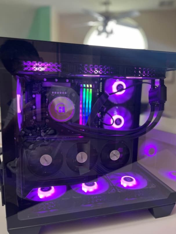 🤑 ON SALE!💰🔥Red Aura🔥 Black Fishtank PC Build 🐟 - 4060 - i9 Intel 🚀 1080p/1440p