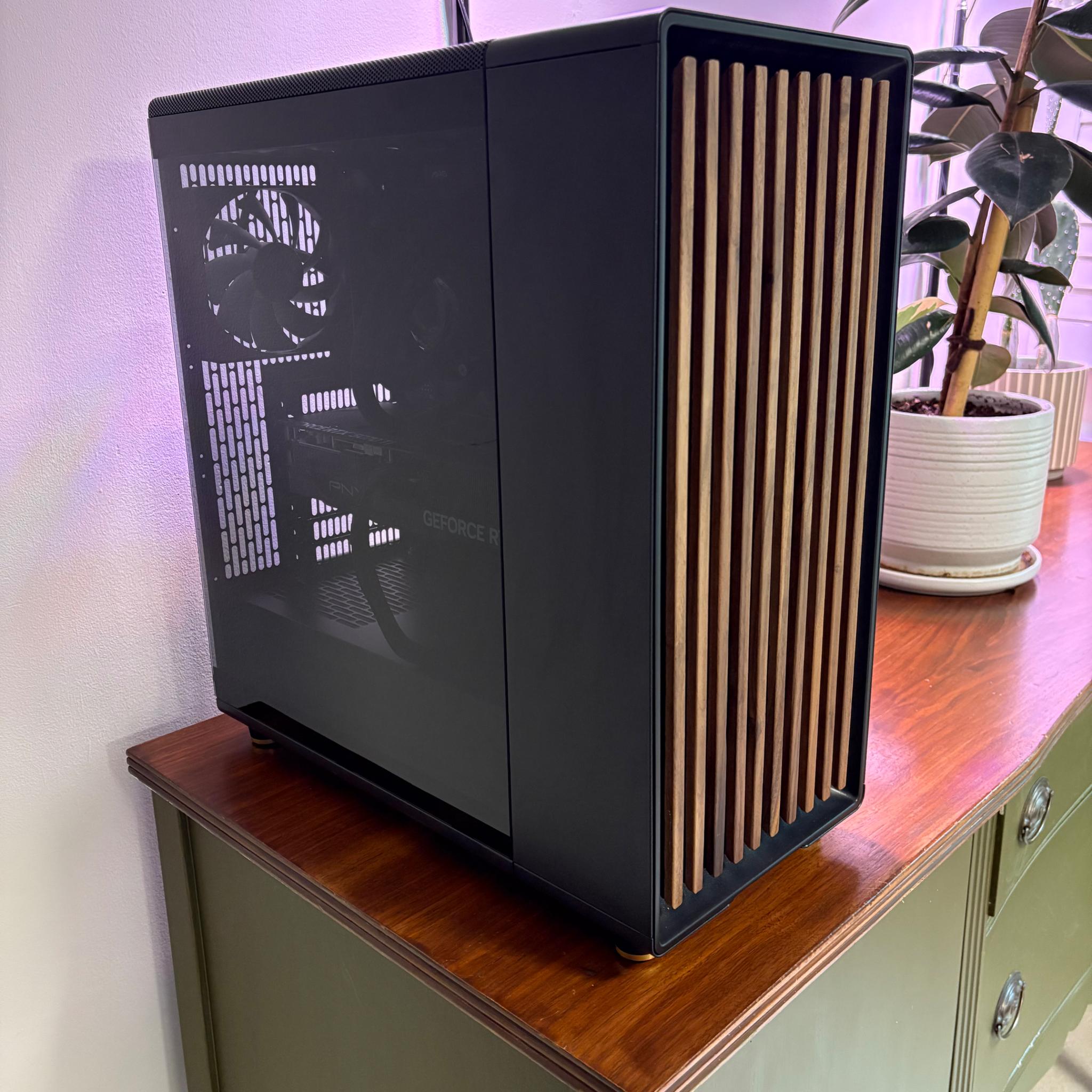 RTX 5070TI | Ryzen 7 7700X | 32GB DDR5 | 2TB SSD | 750W PSU | 5 x Fans | Fractal North ATX TG