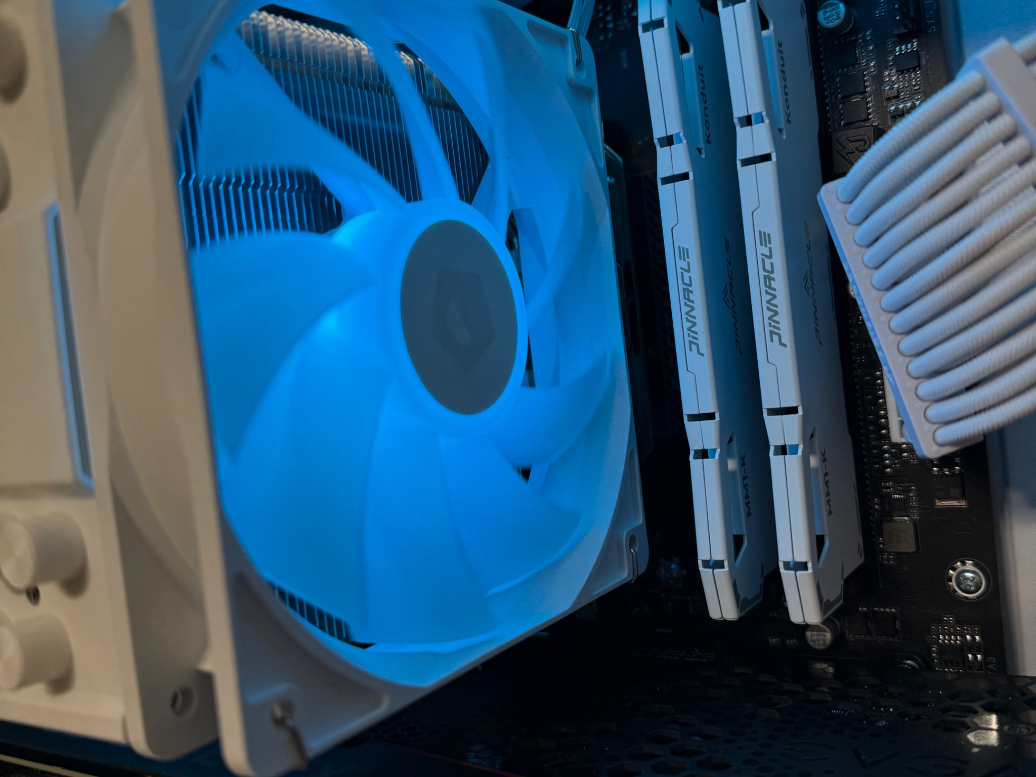 Custom White 1440p Gaming PC-Ryzen 5 5500-RTX 3070-1TB SSD-16GB Ram