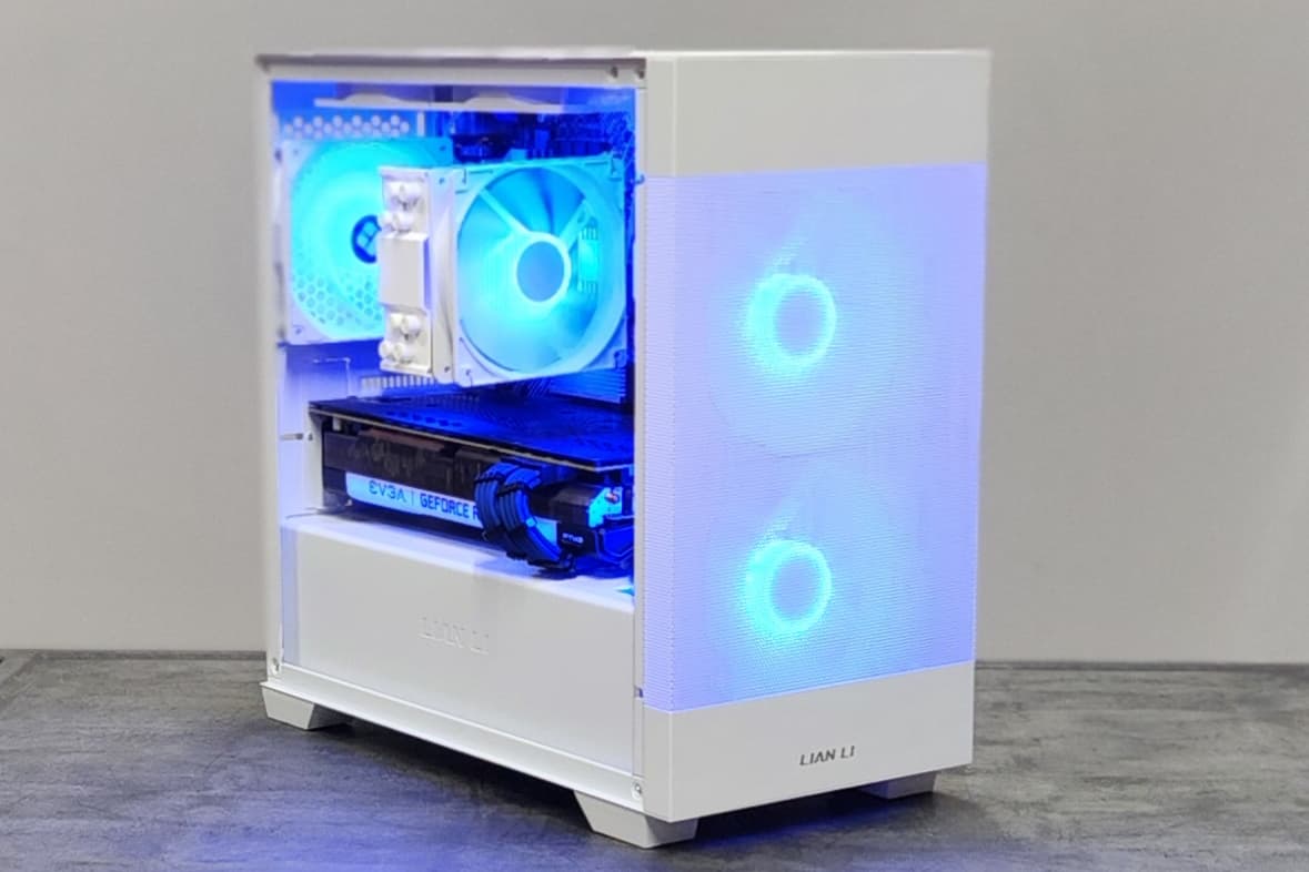 Arctic Blaze 🔥❄️Gaming/Streaming PC | Ryzen 5 5600X | RTX 3070 | 32GB RAM | 1TB SSD | Win 11 Pro