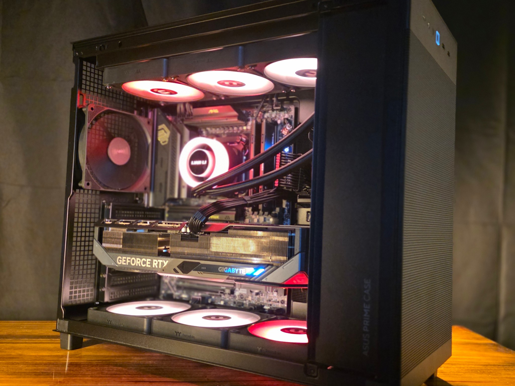 GeForce RTX 5070 Ti Custom Gaming PC - Ryzen 7 7800X3D, 32GB RAM