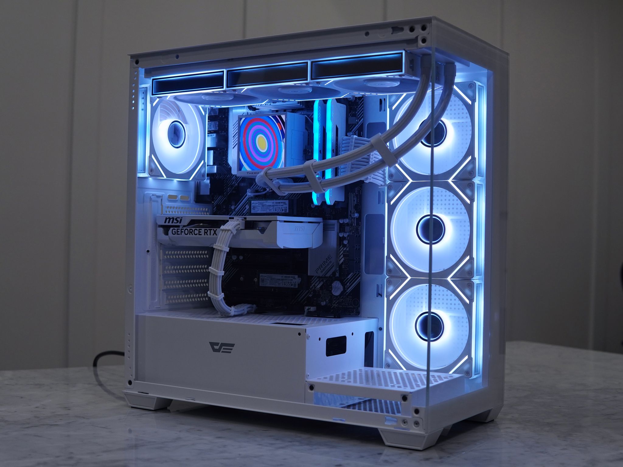 RTX 5060 8gb, Ryzen 5 5600X3D, White Gaming PC