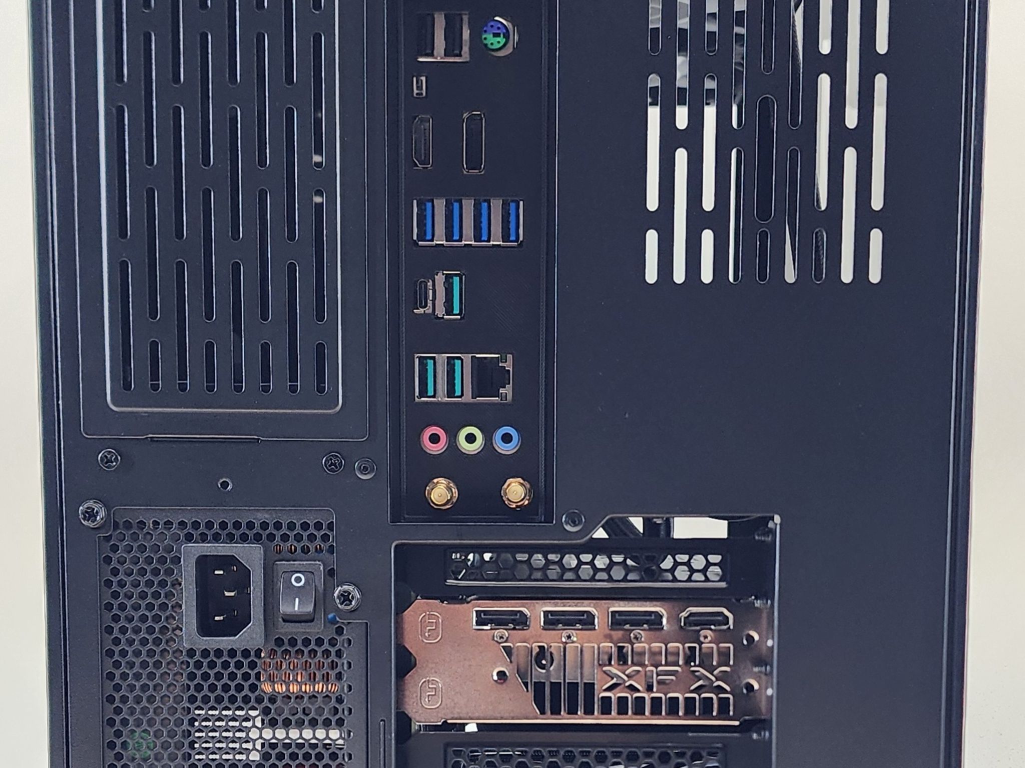 Gaming PC Ryzen 7 9700X 32GB RAM 1TB SSD RX 7800 XT 16GB Windows 11 PC