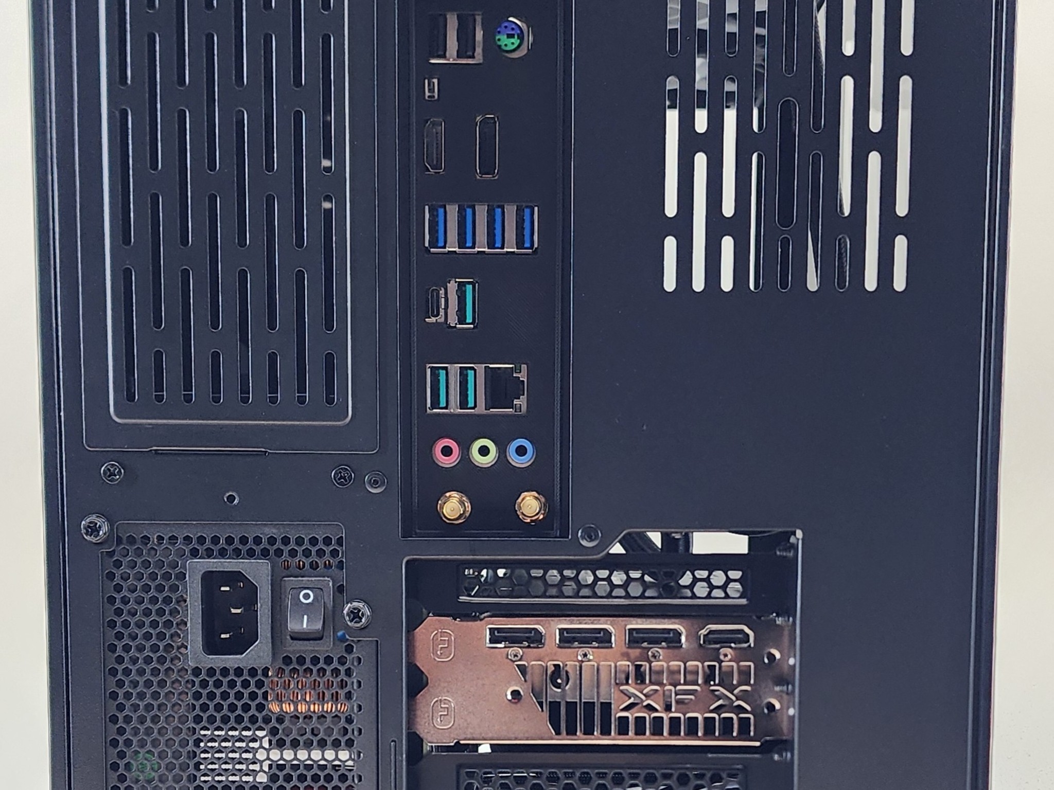 Gaming PC Ryzen 7 9700X 32GB RAM 1TB SSD RX 7800 XT 16GB Windows 11 PC