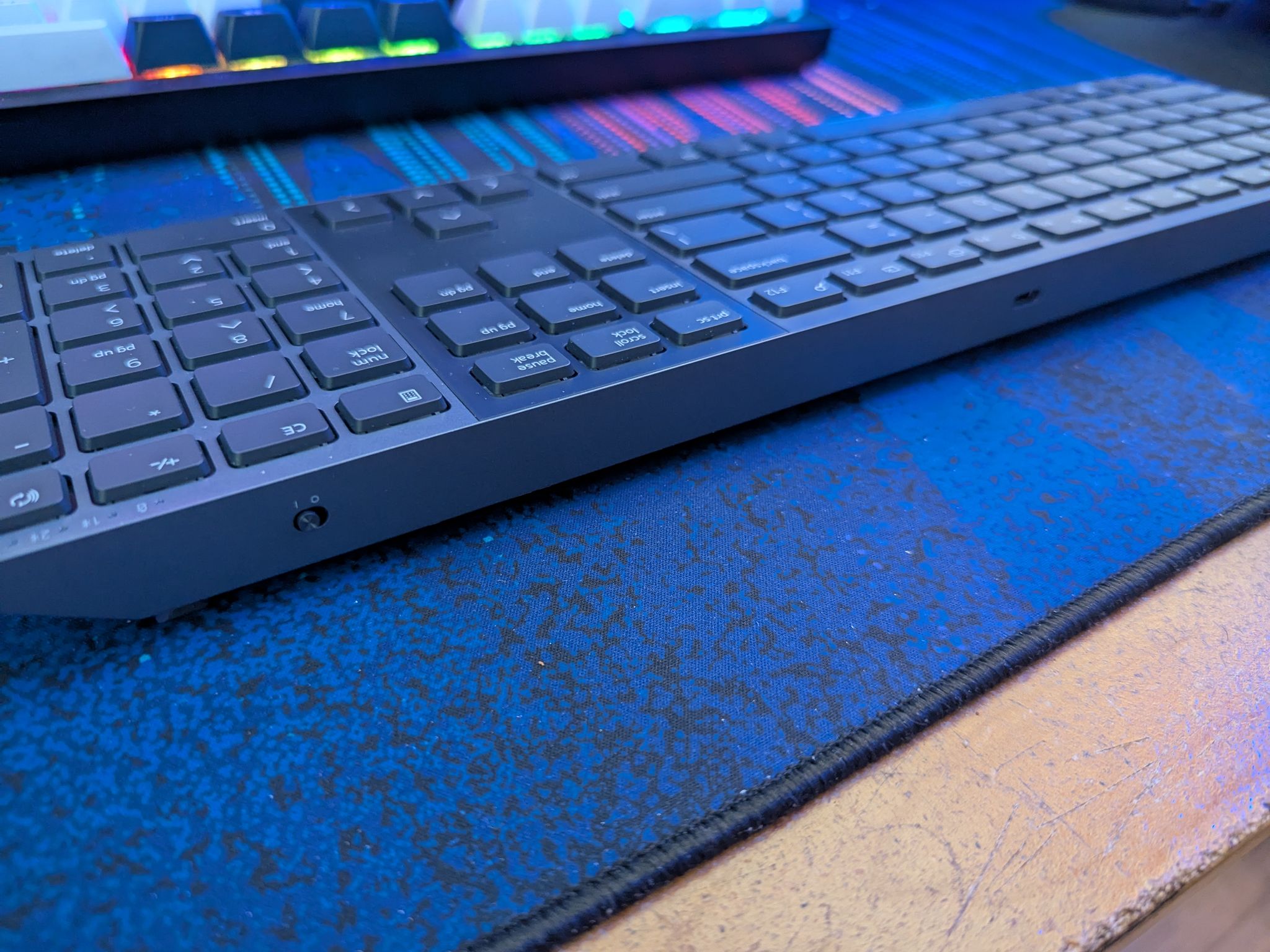 Dell KB900 Keyboard - Low Profile - Backlit - Collaboration Buttons