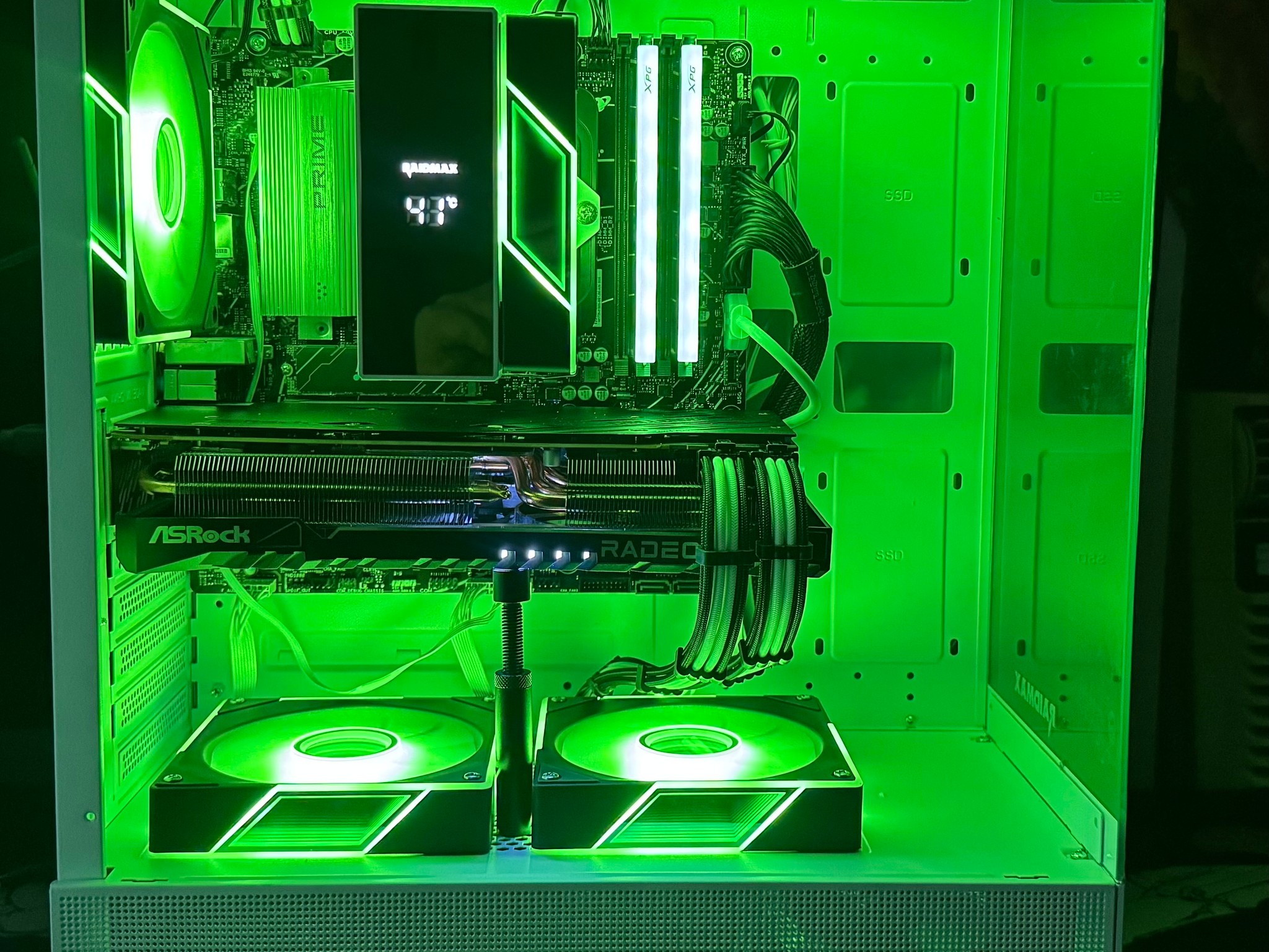 Gaming PC / content creation | AMD Radeon RX 7700 XT| Ryzen 7 | 32GB RAM | WINDOWS 11 Home | WiFi an