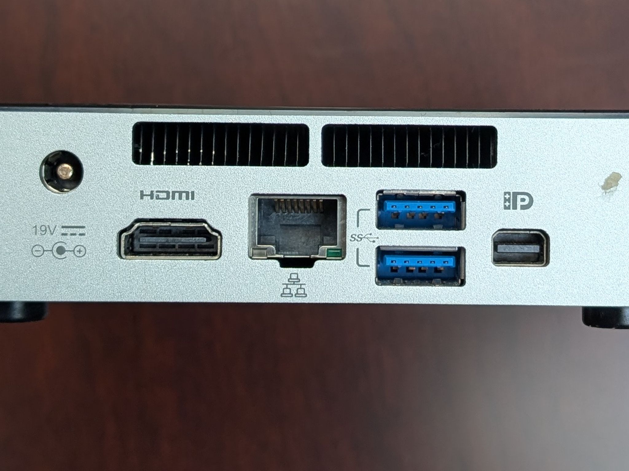 Emulation machine, Intel NUC 6th gen i5, 128GB SSD, 8GB RAM, Batocera preconfigured