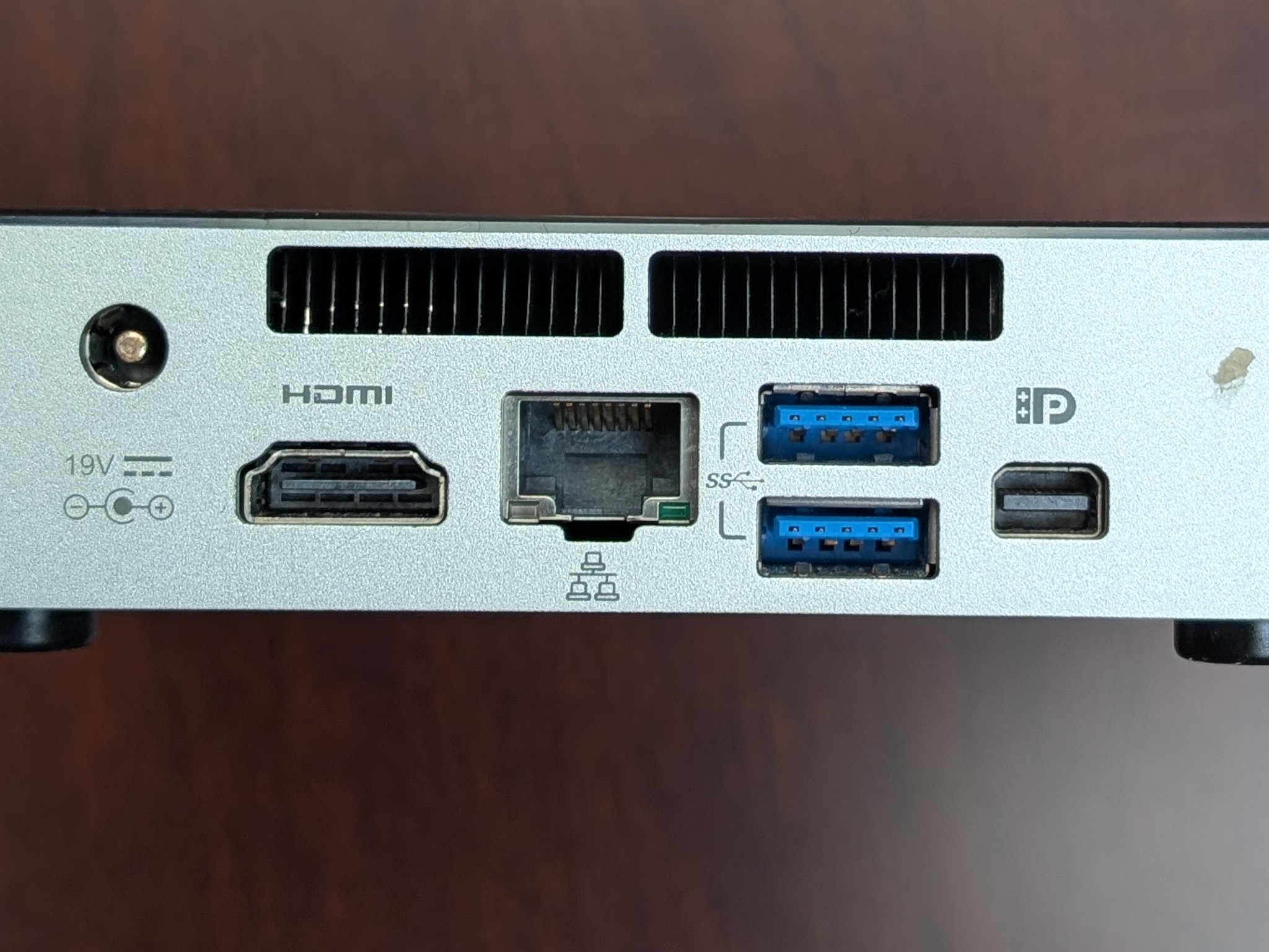 Emulation machine, Intel NUC 6th gen i5, 128GB SSD, 8GB RAM, Batocera preconfigured