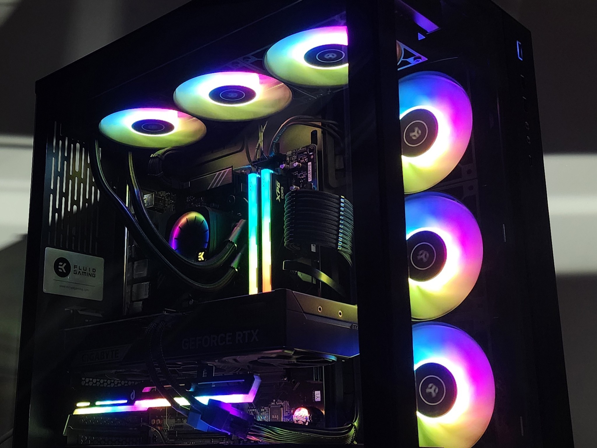 Gaming PC Ryzen 7 9700X 32GB RAM 2TB SSD RTX 5070 Ti 16GB Windows 11 Computer