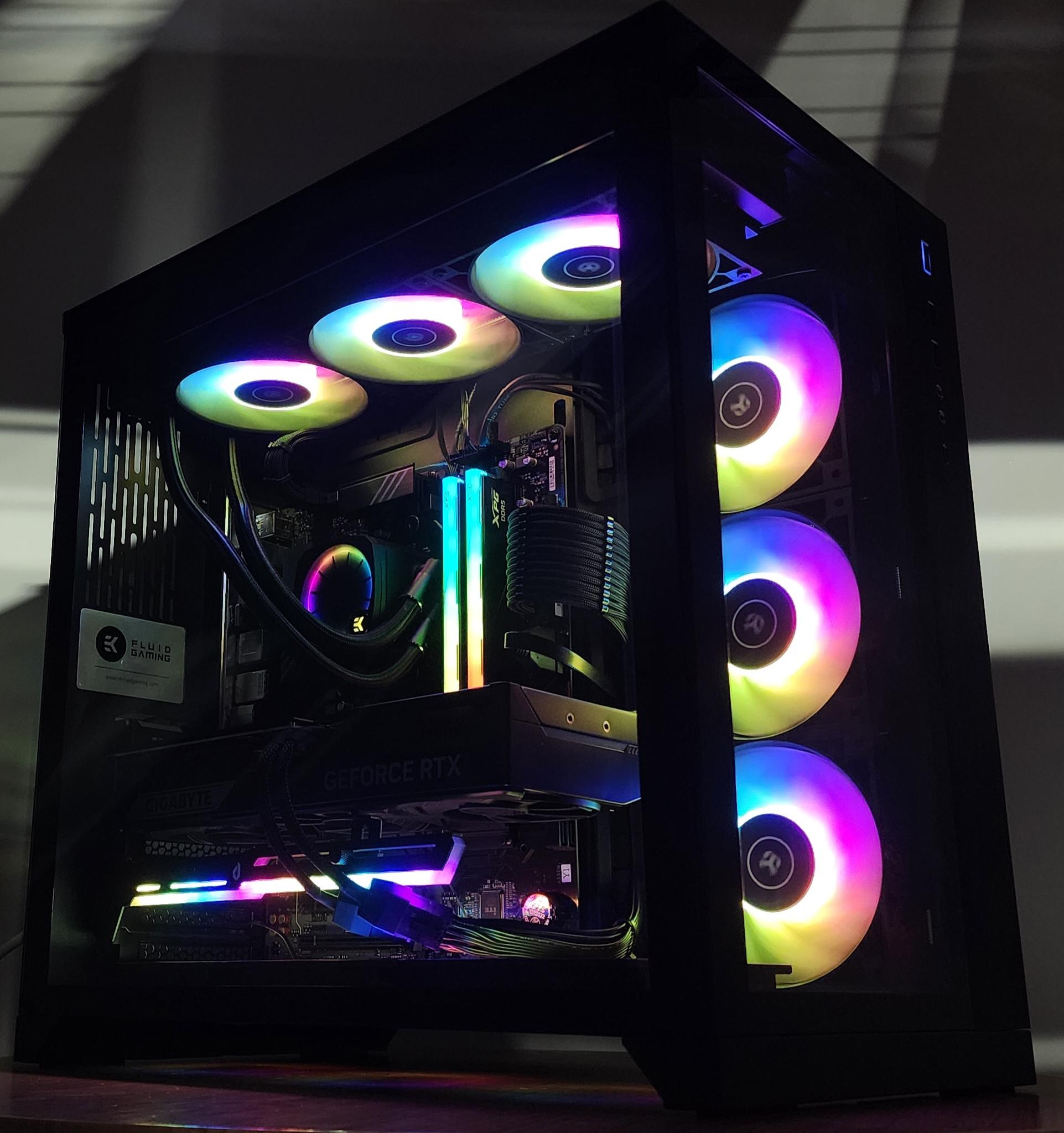 Gaming PC Ryzen 7 9700X 32GB RAM 2TB SSD RTX 5070 Ti 16GB Windows 11 Computer