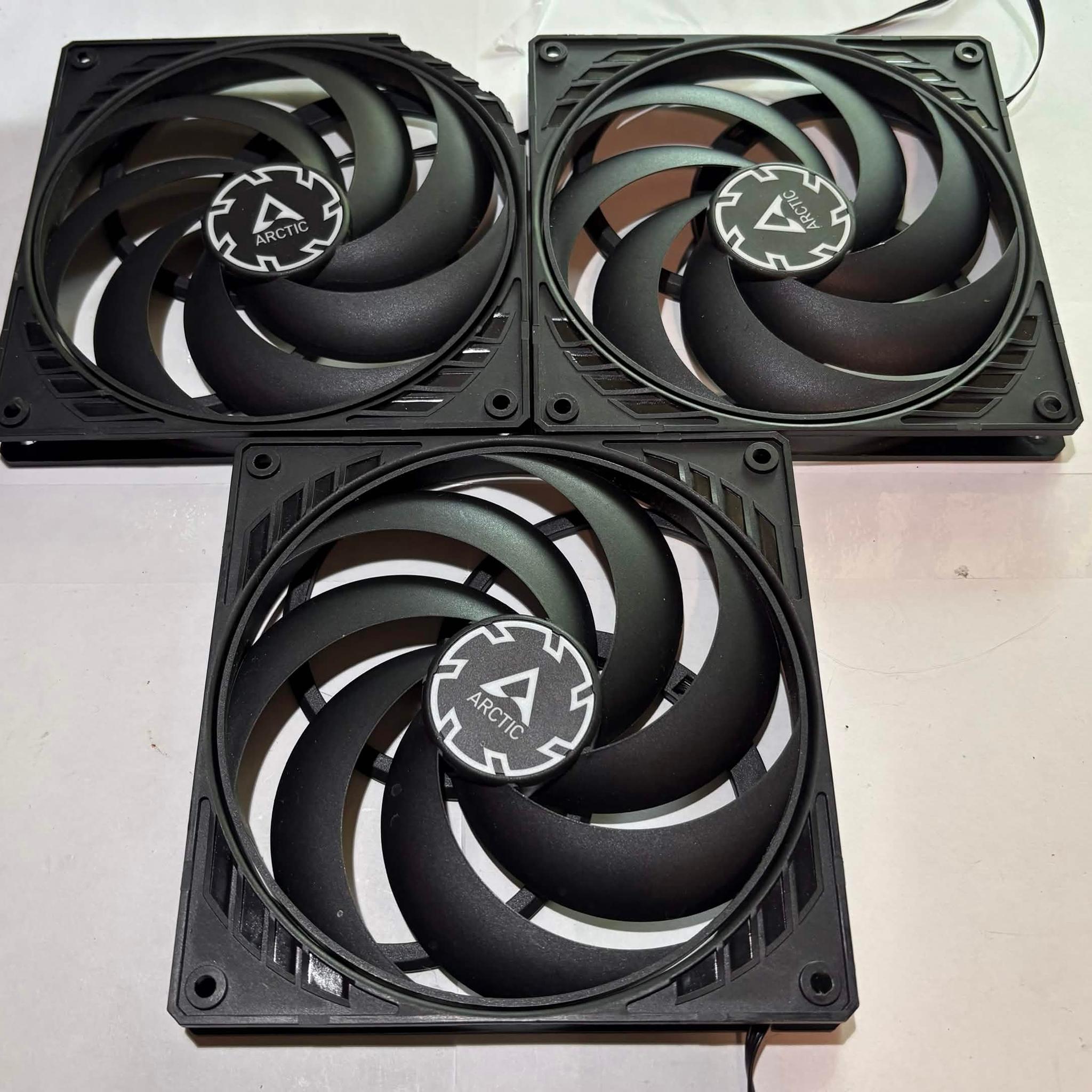 ARCTIC P12 PWM PST 140mm Fans - 3 Pack