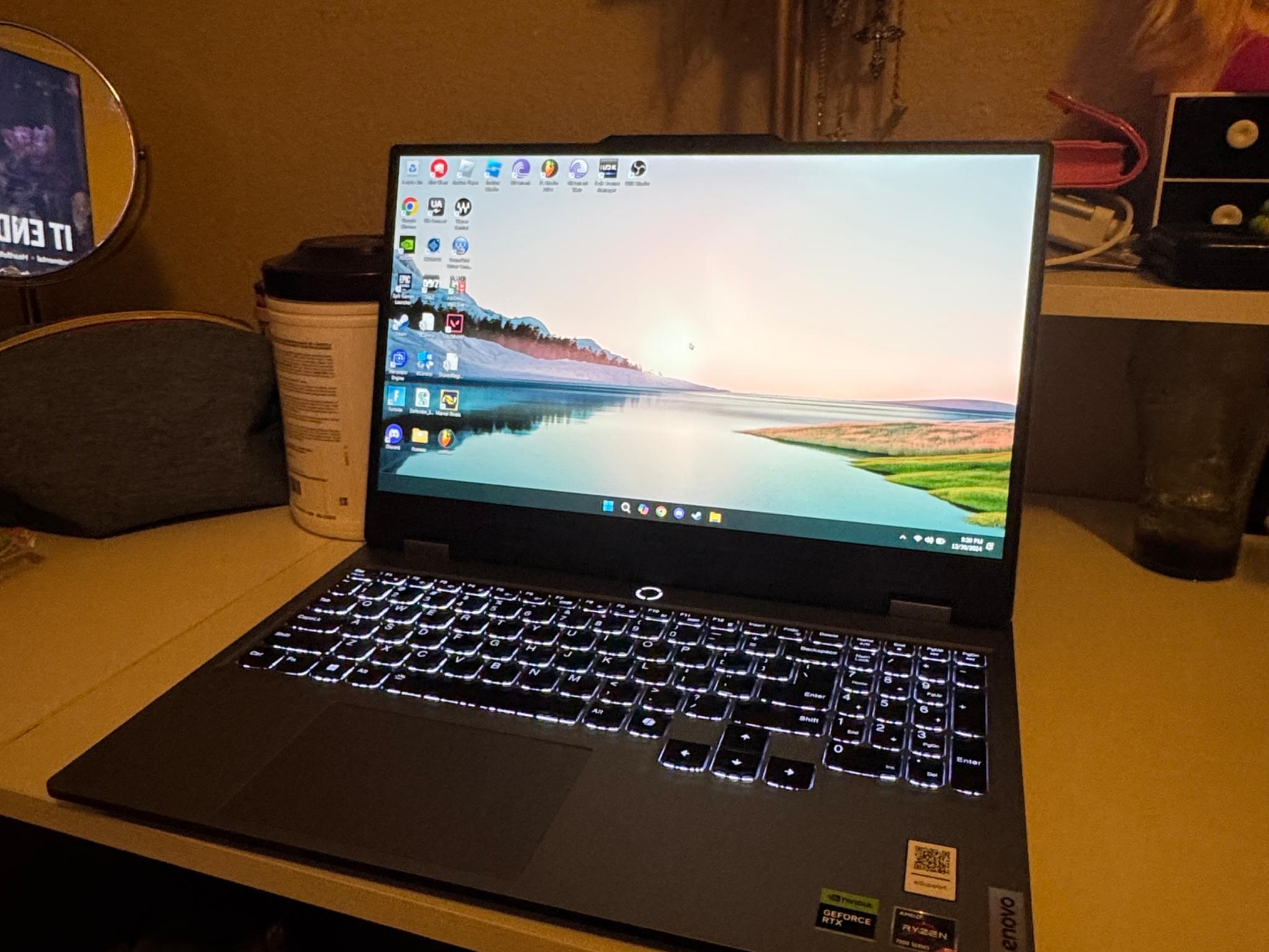 Lenovo Gaming Laptop Ryzen 5, RTX 3050 6GB 20GB DDR5