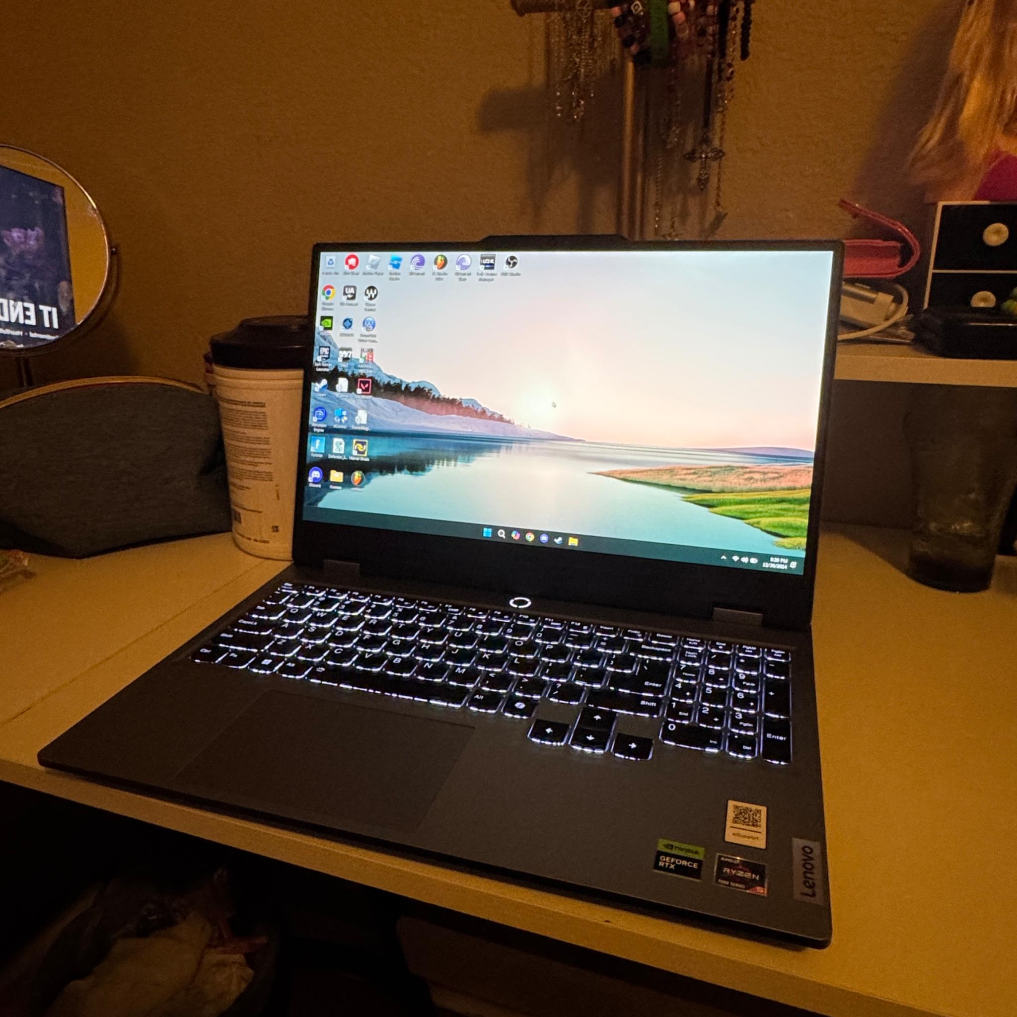 Lenovo Gaming Laptop Ryzen 5, RTX 3050 6GB 20GB DDR5