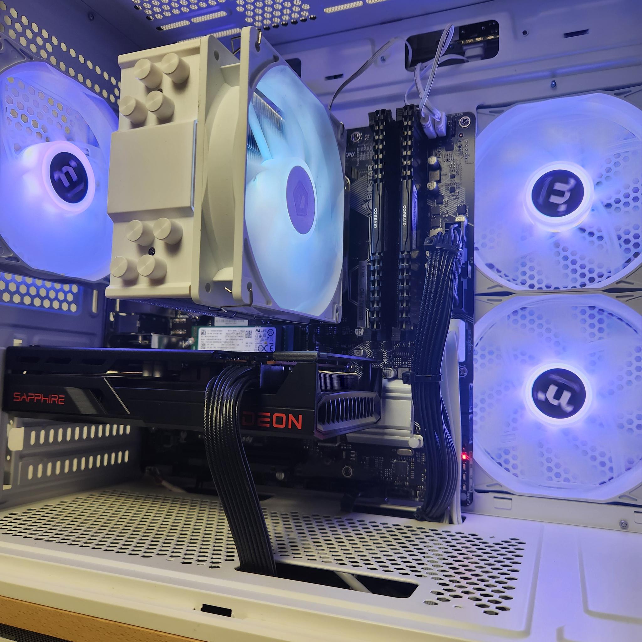 RX 6600 | Ryzen 5 5500 | 16GB DDR4 | 256GB SSD + 1TB HDD | WIFI+BT | Win 11 Home "Ice Cap"