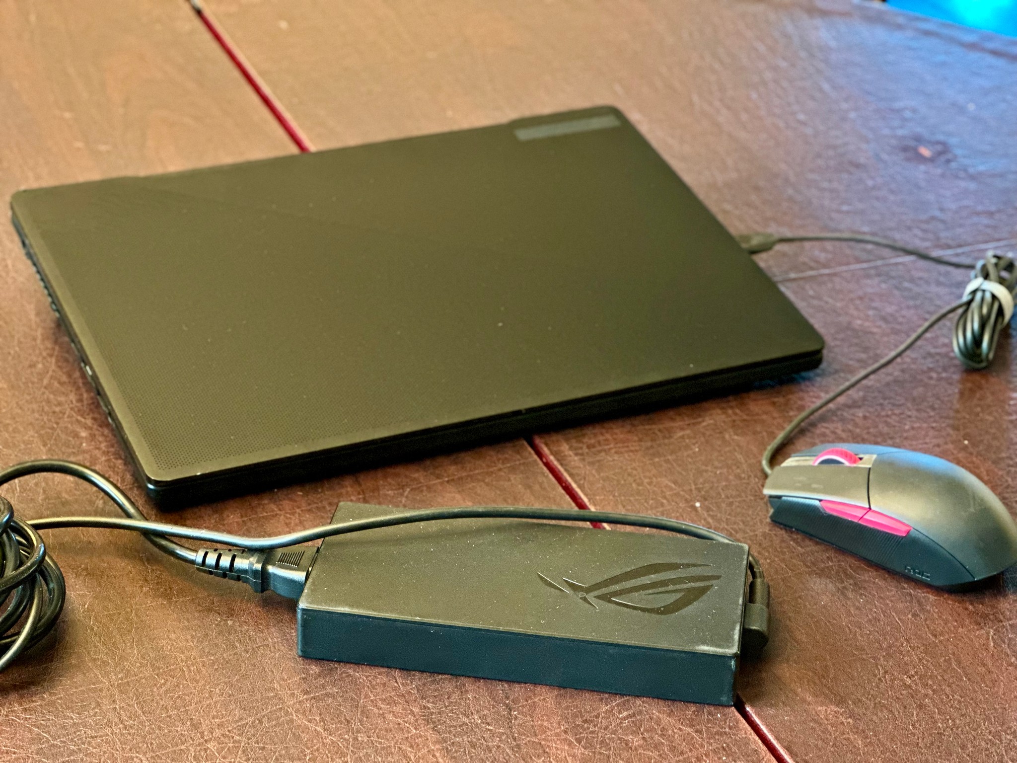 ASUS ROG Zephyrus M16 16” 240Hz 1600p RTX 4070 13900H 32GB Gaming Laptop w/ Mouse and Bag