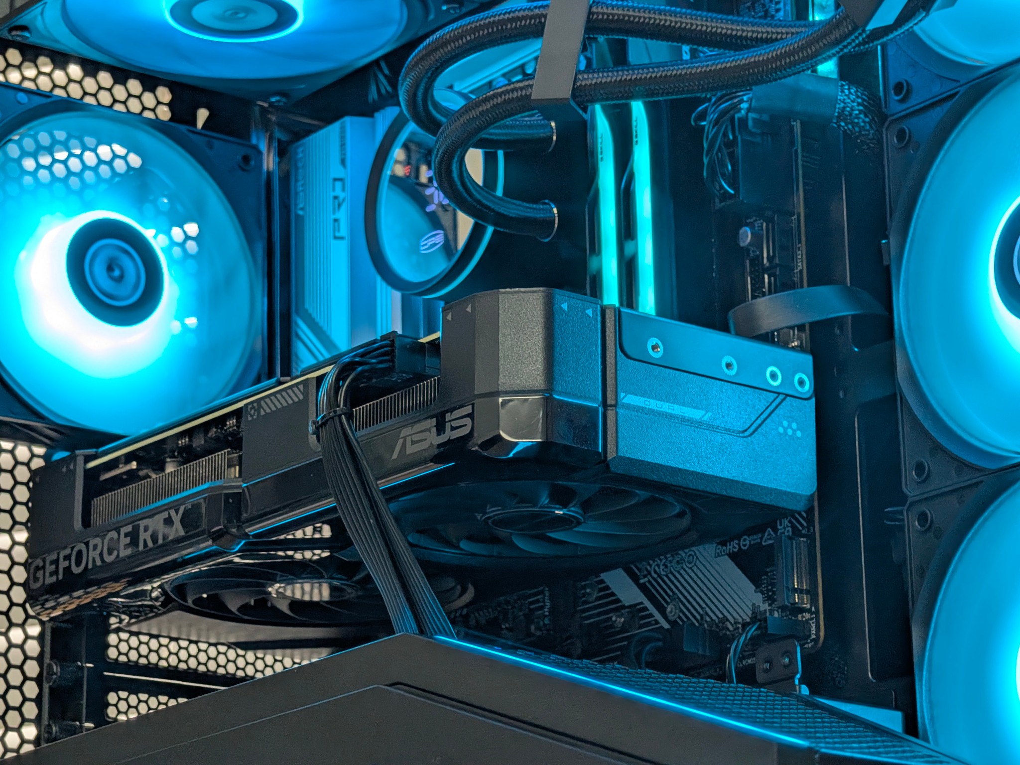💙🖤Ryzen 5 9600x | RTX 4070 | 2TB SSD | 32GB DDR5 |  Gaming PC🖤💙