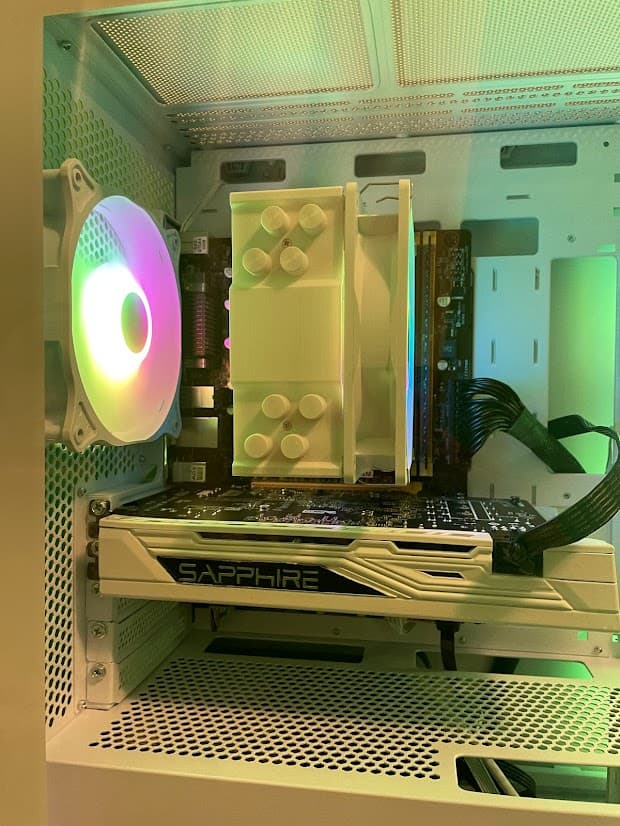 White GLASS Gaming PC| Intel i5 / Amd RX580 / 8GB / 500GB SSD Win 10 Pro WiFi