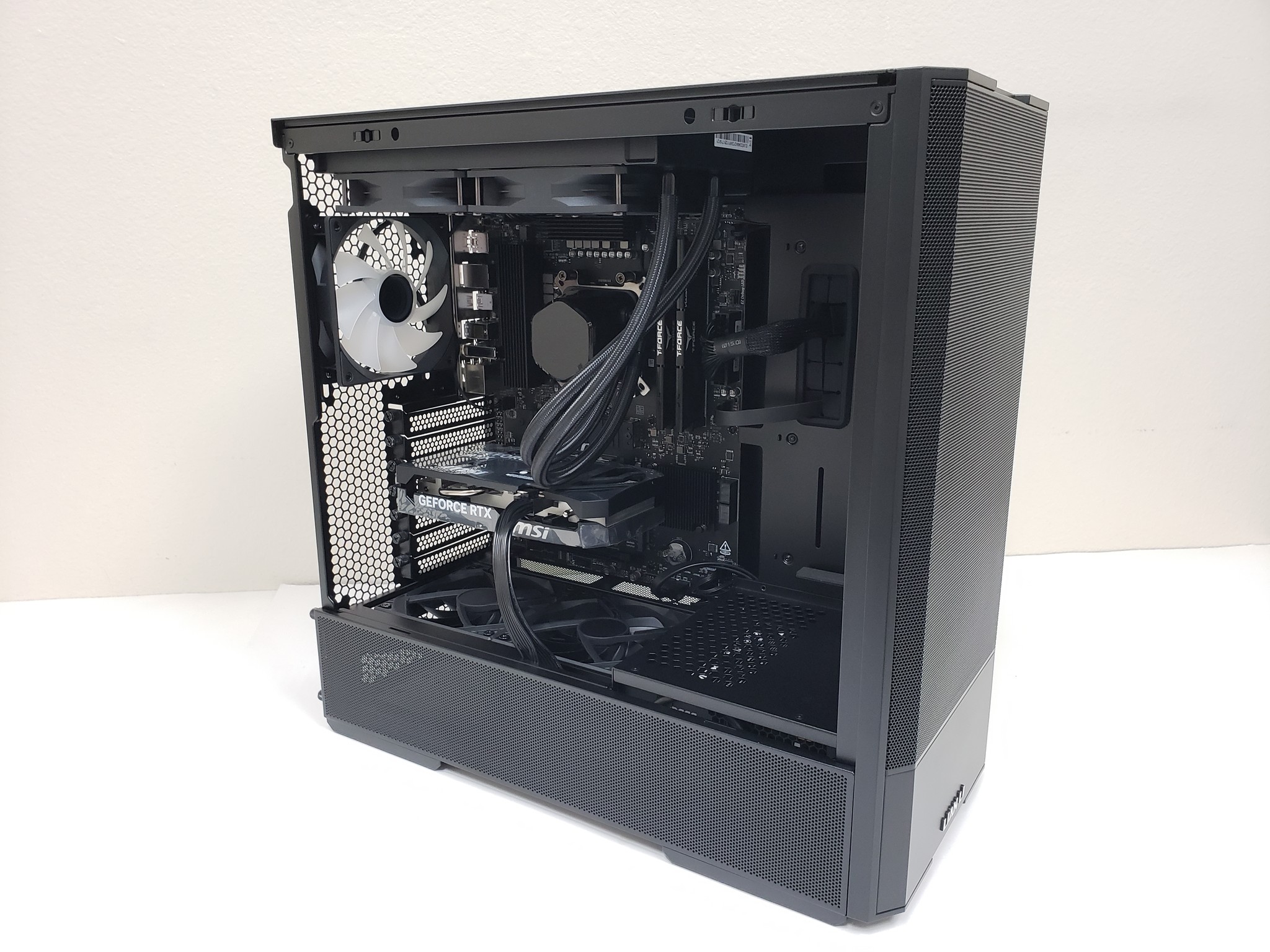 PC on Sale! Ryzen 5 7600X, RTX 5060, 32GB-DDR5 6000, 1TB SSD NVMe, 750W PSU
