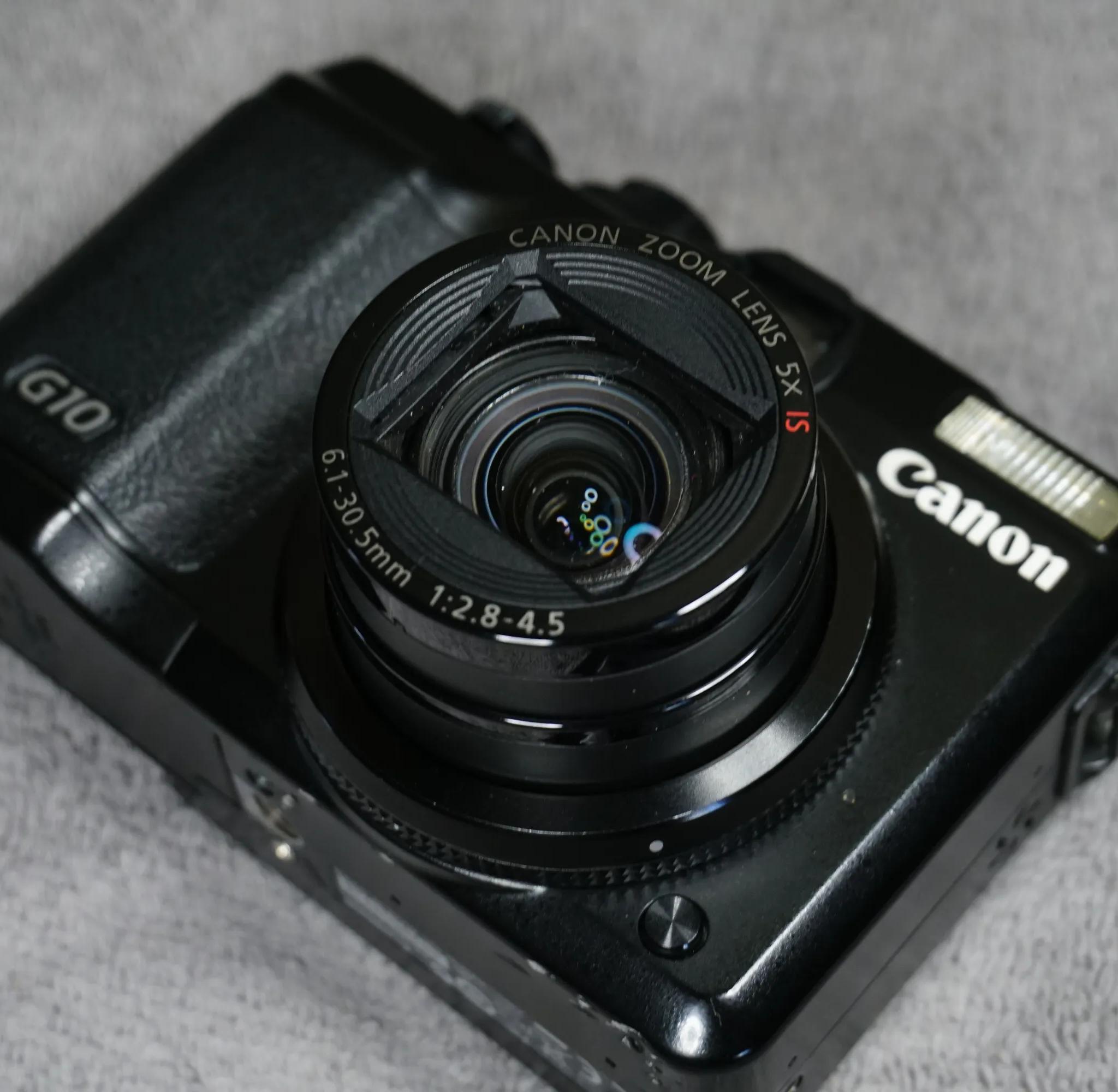 Canon PowerShot G10 14.7MP Digital Camera WITH 2 Batteries & Charger