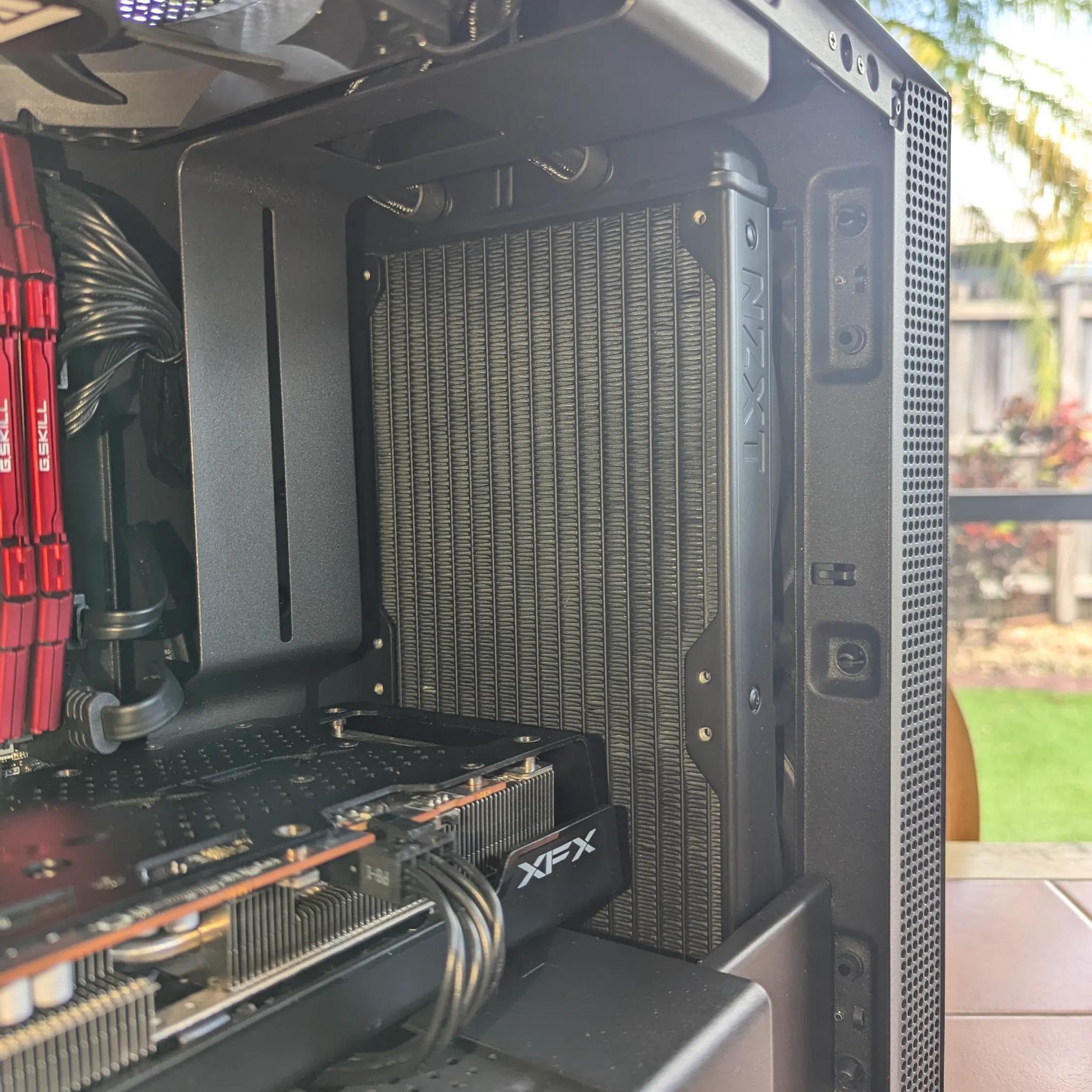 Obsidian Flame - ITX Build i7 9700k, RX 6600 XT, 16GB RAM, 512GB NVMe SSD, 1TB HDD, AIO