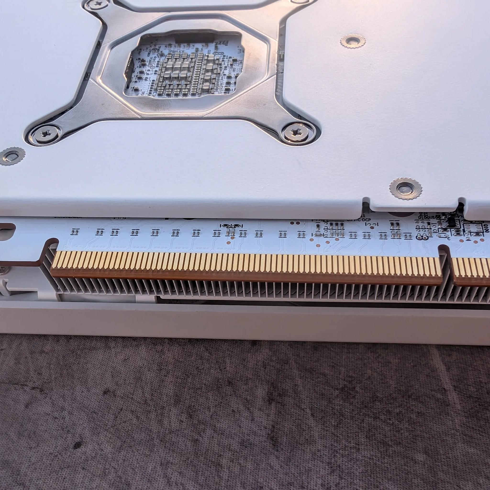 7800XT Spectral White - Never Used to Game or Anything