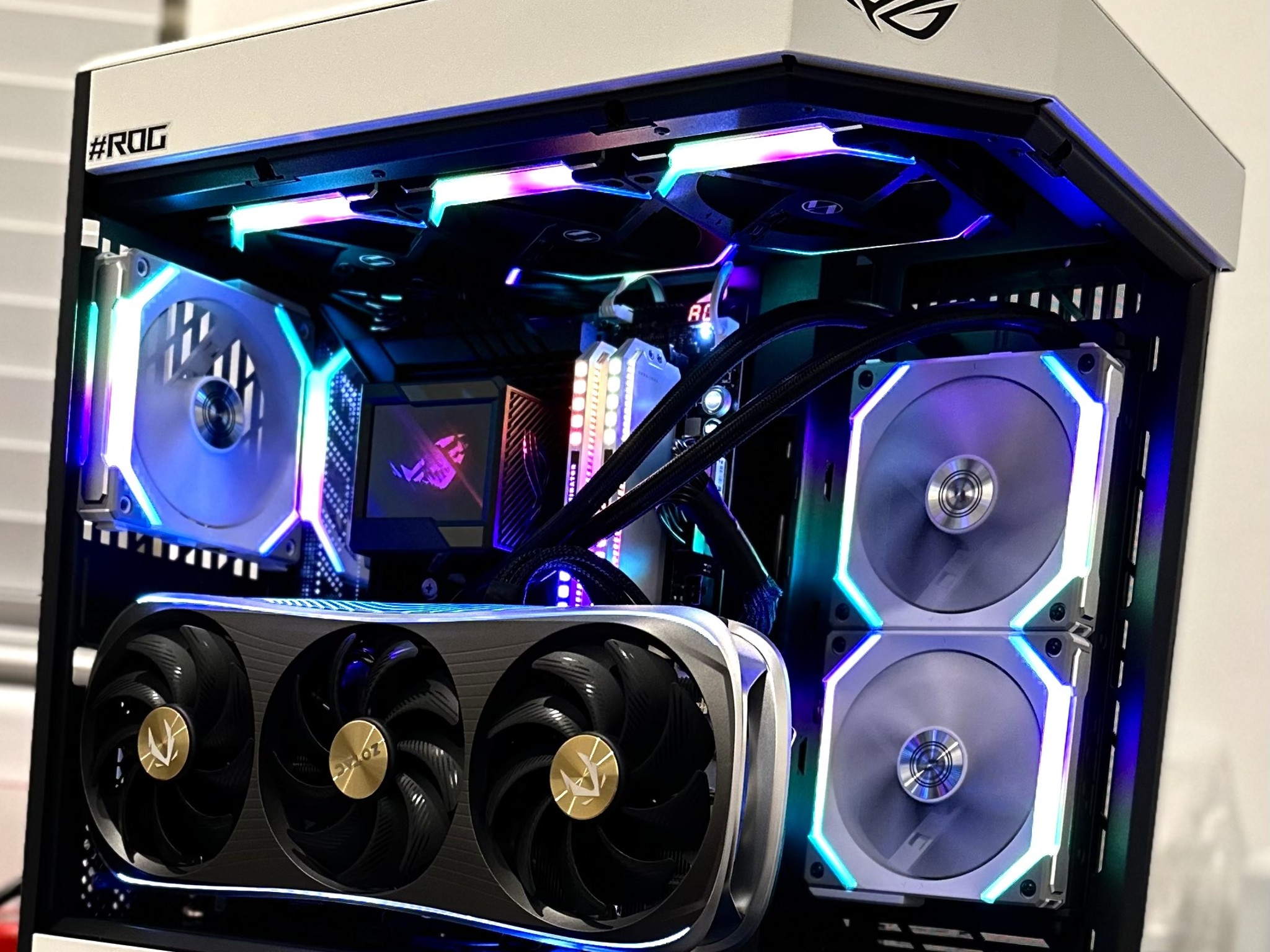 BRAND NEW PC RTX 4090 i9 13900k 32DDR5 RAM SELLING ASAP!!