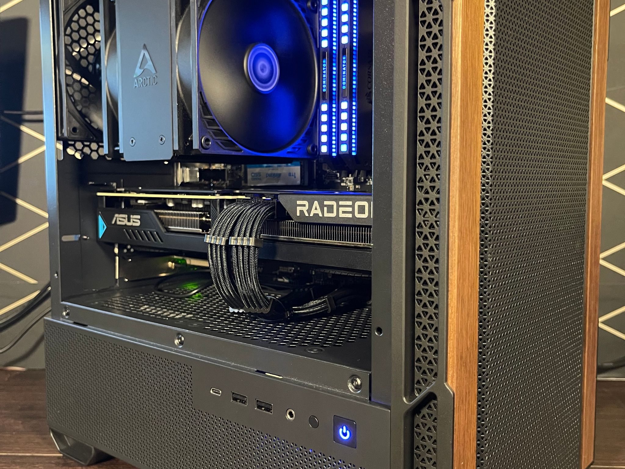 🌟NEW Mini Gaming PC/ RX 9070 GRE/ R7 5800X3D/ 32Gb RAM/ 1Tb NVMe/ Compact case🌟