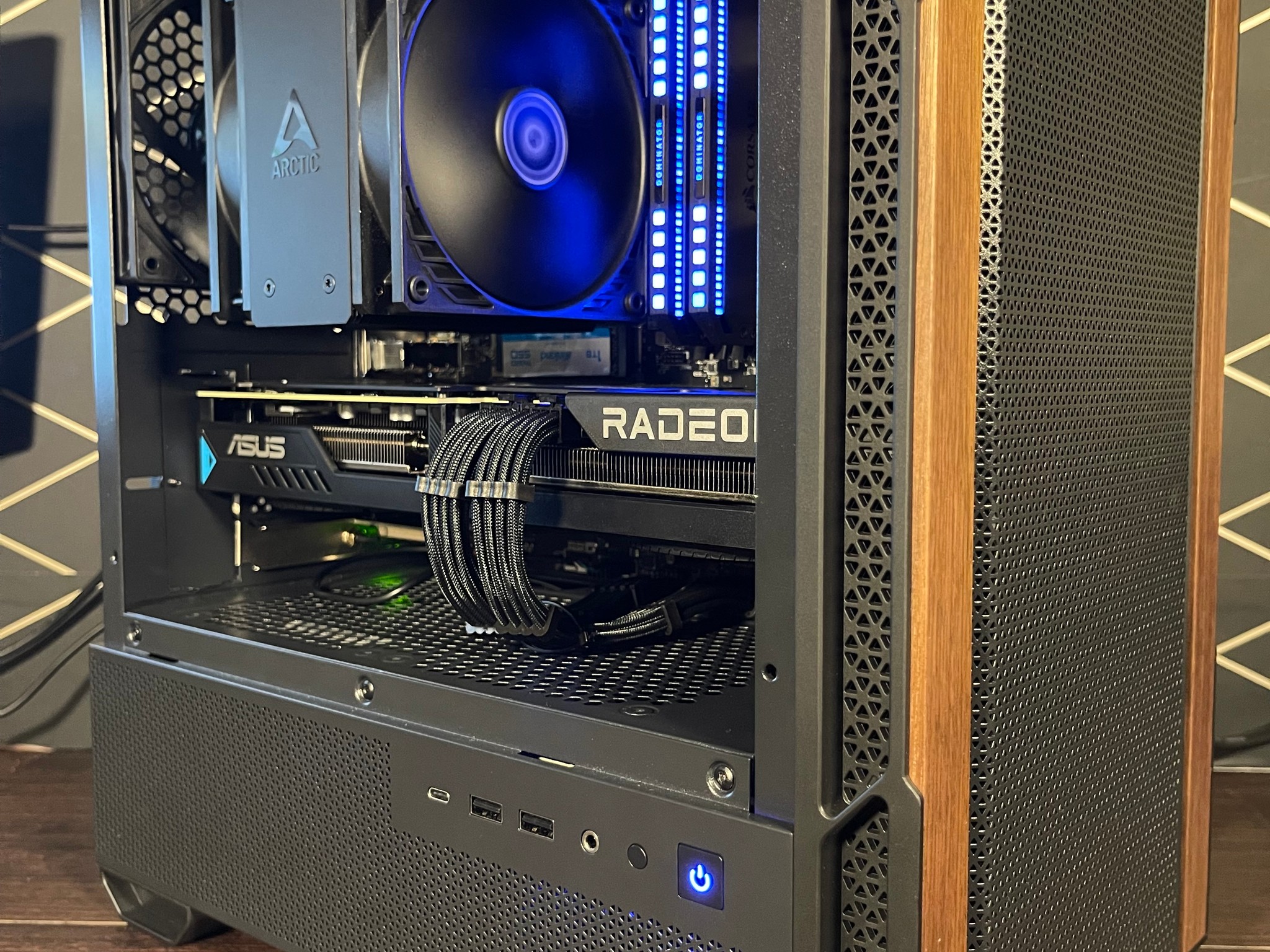 🌟NEW Mini Gaming PC/ RX 9070 GRE/ R7 5800X3D/ 32Gb RAM/ 1Tb NVMe/ Compact case🌟