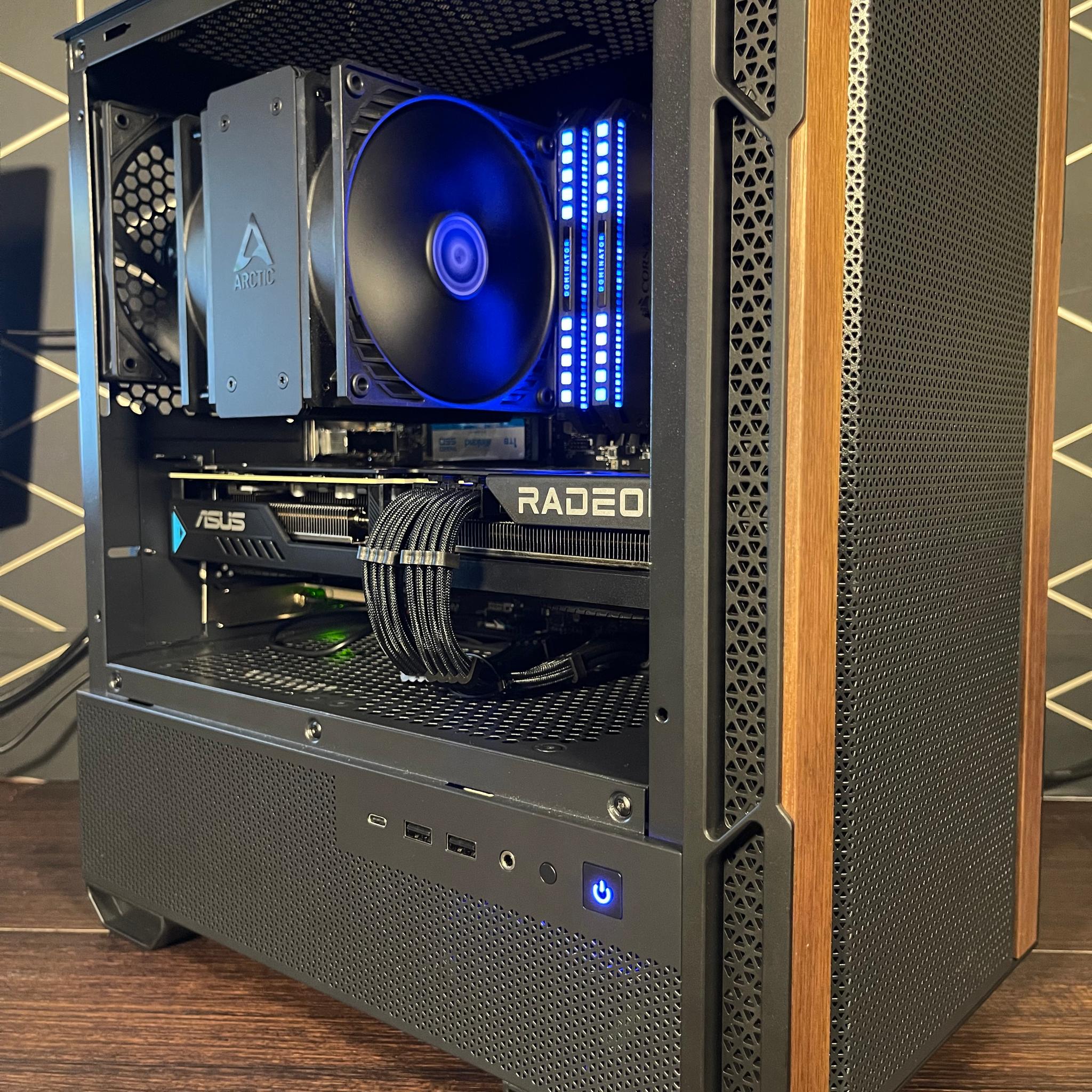 🌟NEW Mini Gaming PC/ RX 9070 GRE/ R7 5800X3D/ 32Gb RAM/ 1Tb NVMe/ Compact case🌟