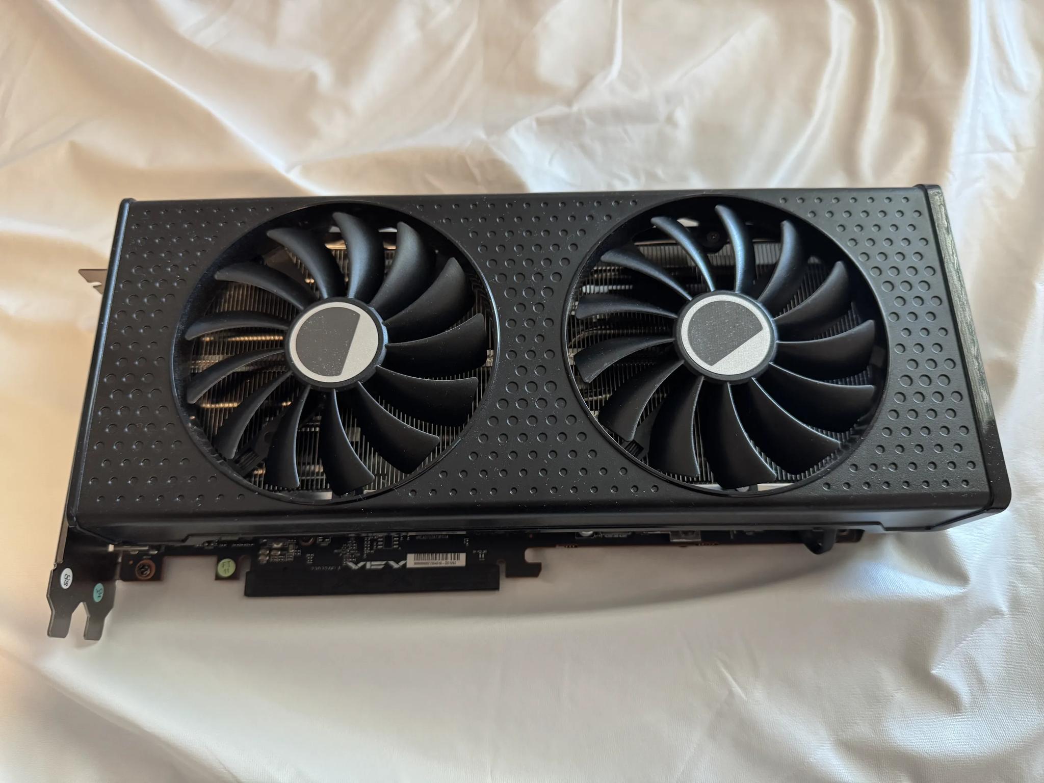 [Like NEW] XFX Speedster SWFT210 Radeon RX 7700XT 12GB GDDR6 HDMI 3xDP