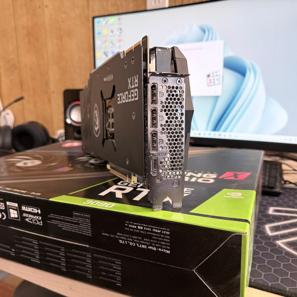Gigabyte GeForce Gaming X Trio RTX 3090 24GB - With box and Support Bracket