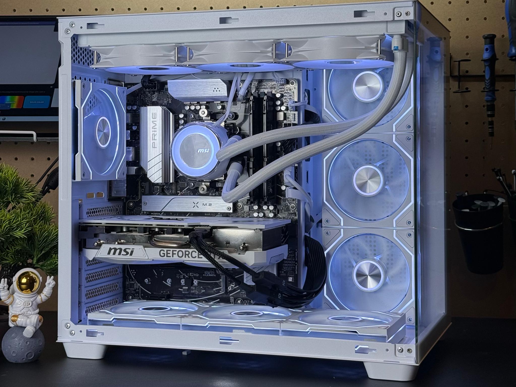 All White Gaming PC | RTX 4070 Ti Super | Ryzen 9 7950x | 32GB DDR5 RAM | 2TB | Windows 11